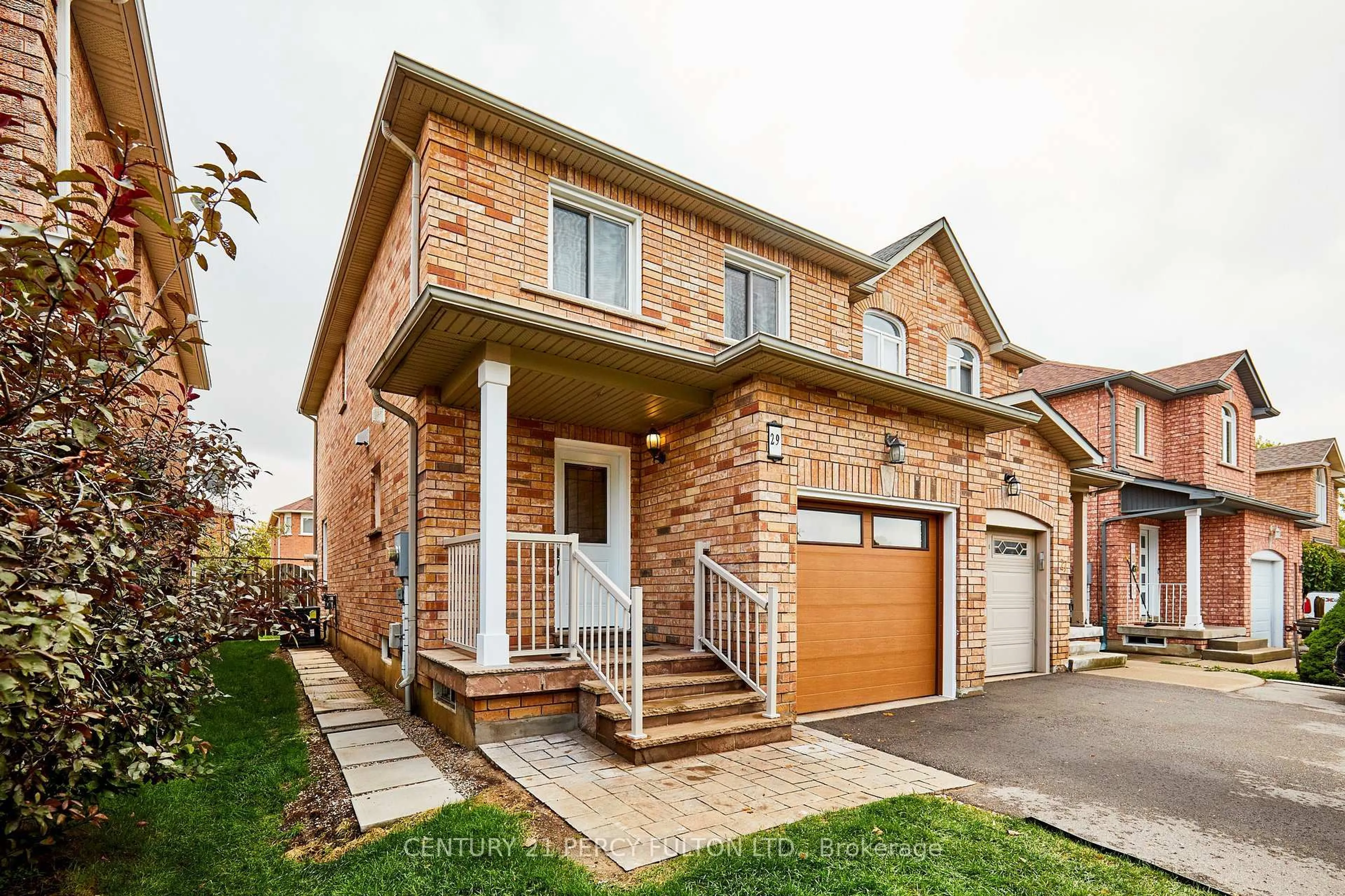Home with brick exterior material, street for 29 Archbury Circ, Caledon Ontario L7E 2H7