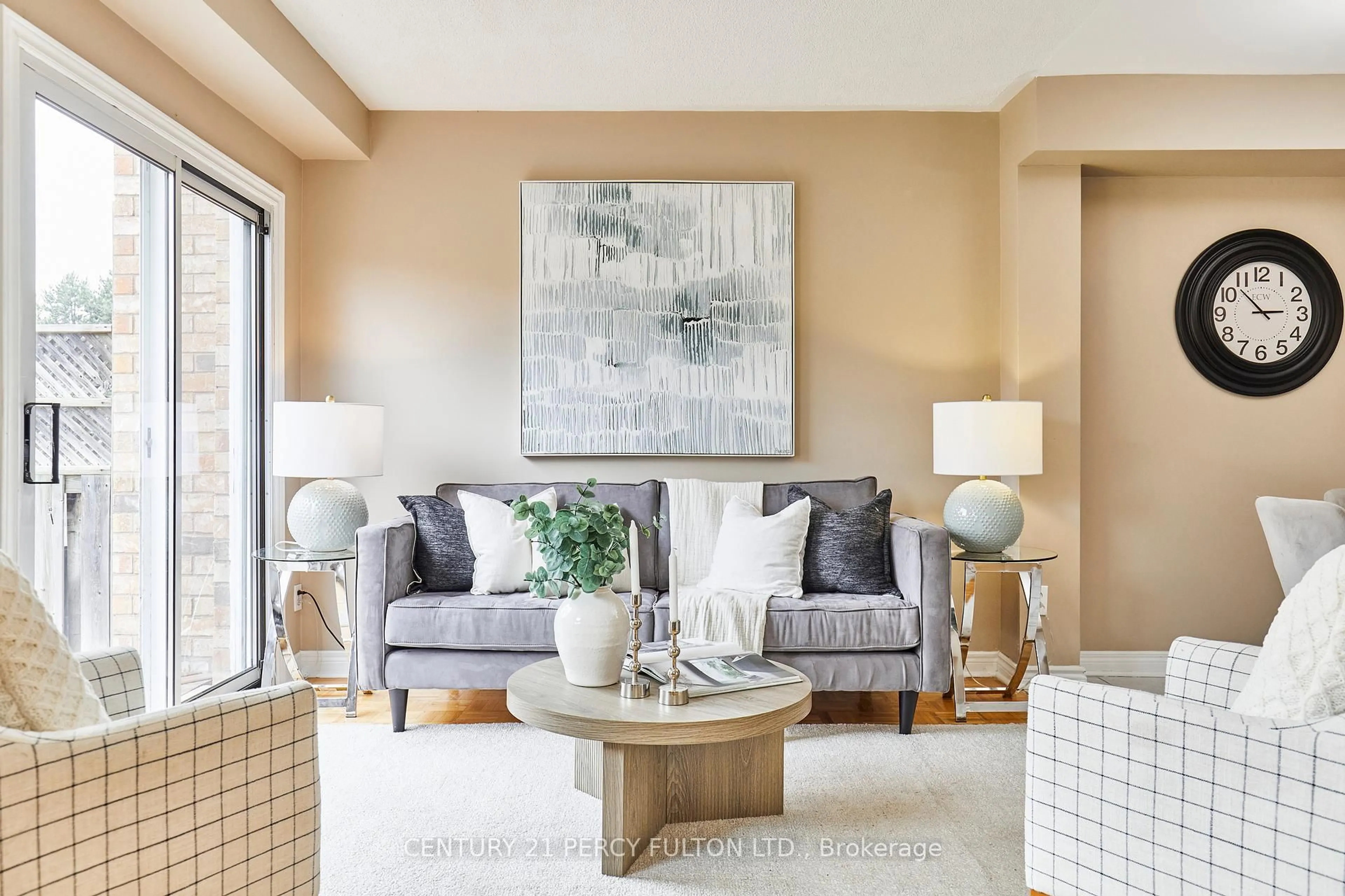Living room with furniture, unknown for 29 Archbury Circ, Caledon Ontario L7E 2H7