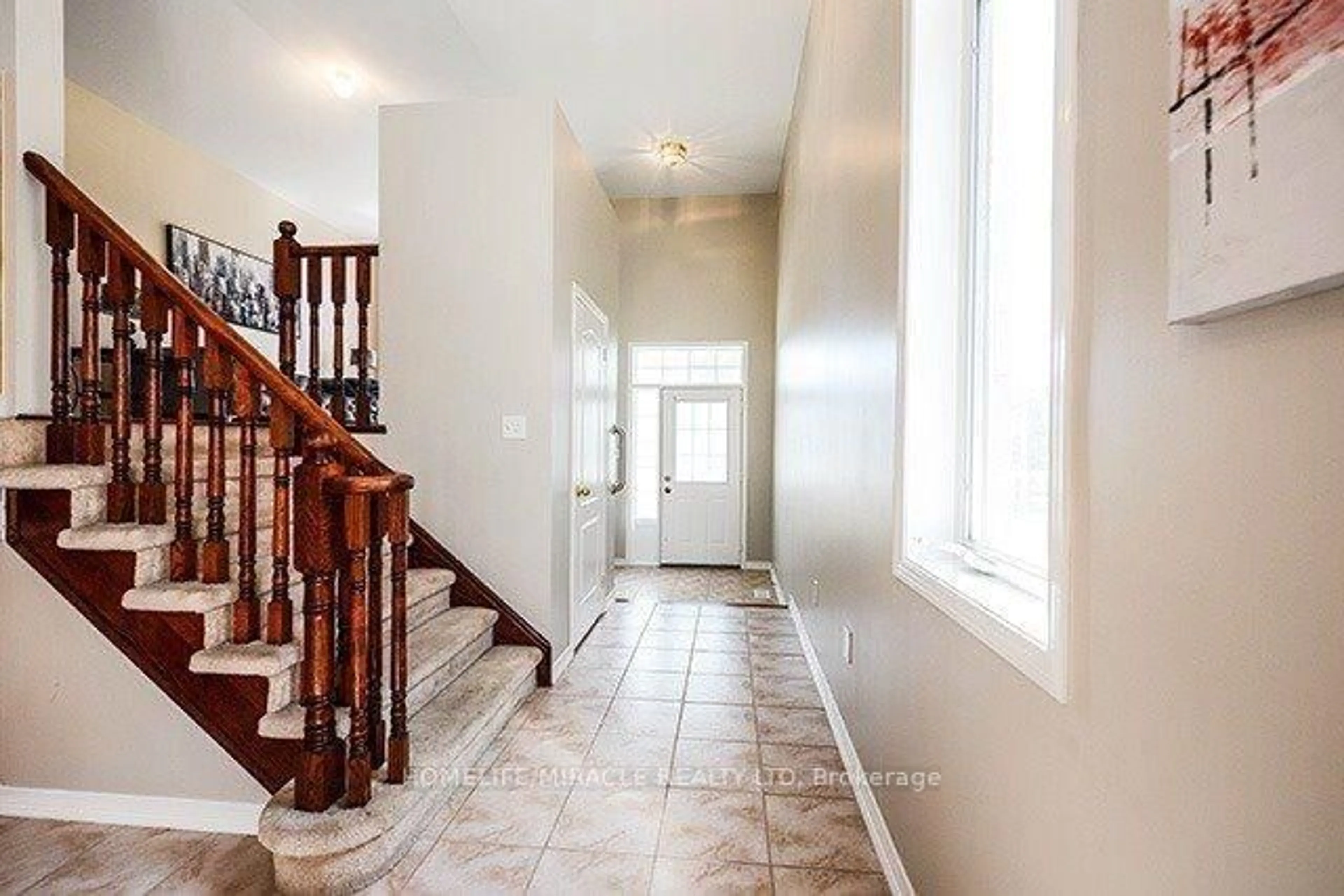 Indoor entryway for 120 River Rock Cres, Brampton Ontario L7A 2W4
