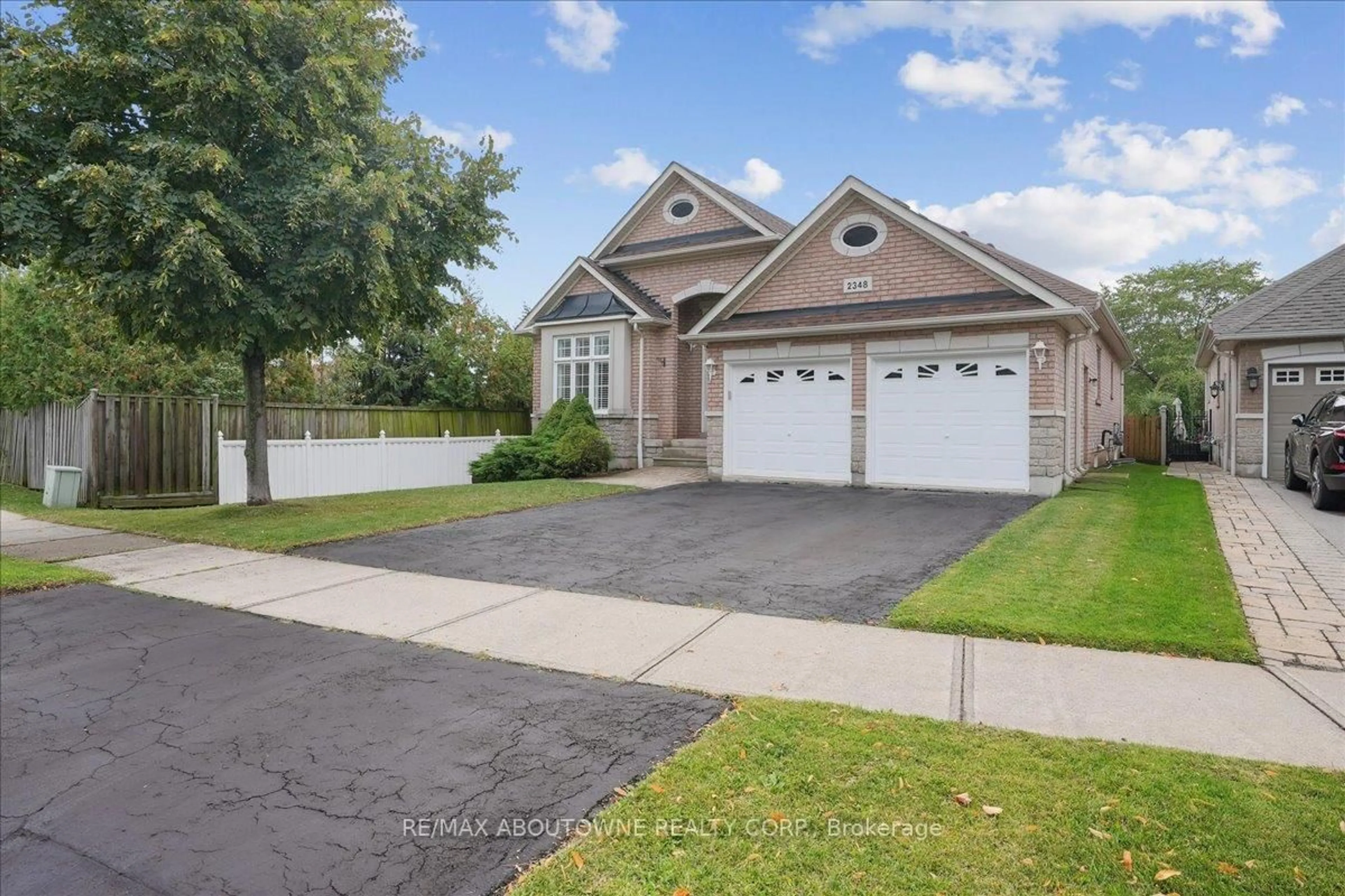 Home with vinyl exterior material, street for 2348 Tesla Cres, Oakville Ontario L6H 7T5
