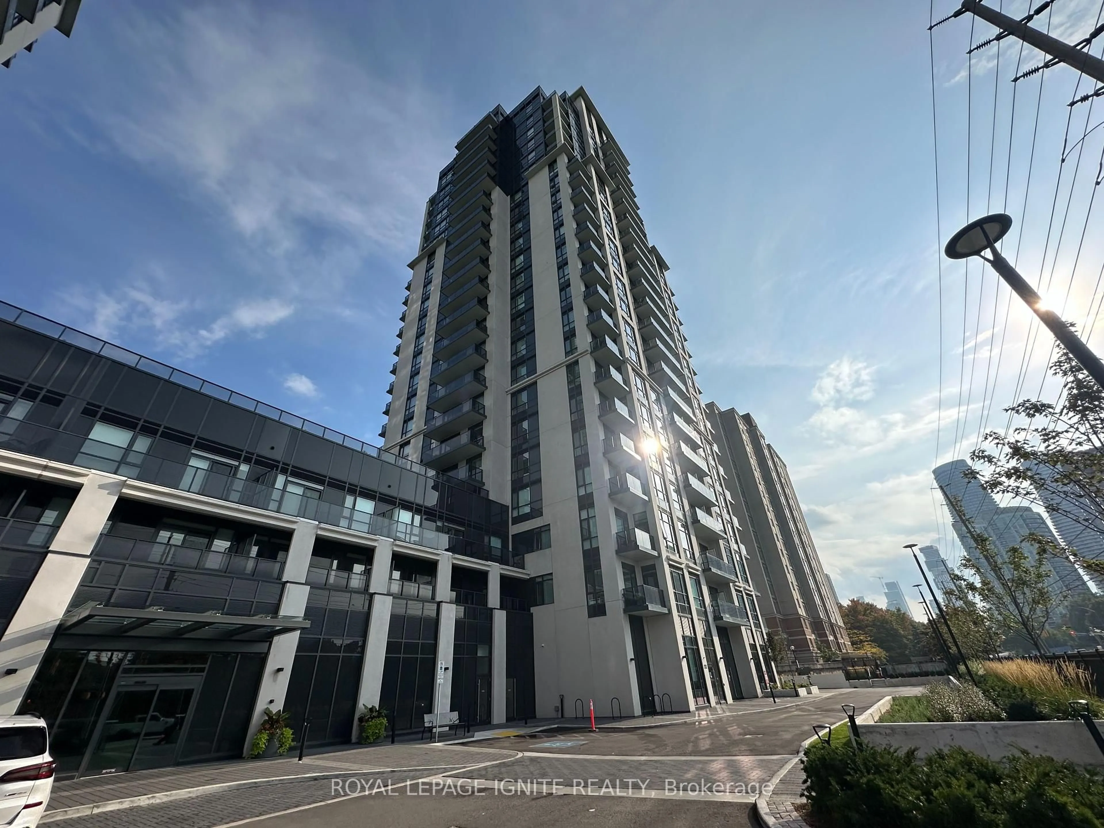 Unknown for 202 Burnhamthorpe Rd #1903, Mississauga Ontario L5A 0B2