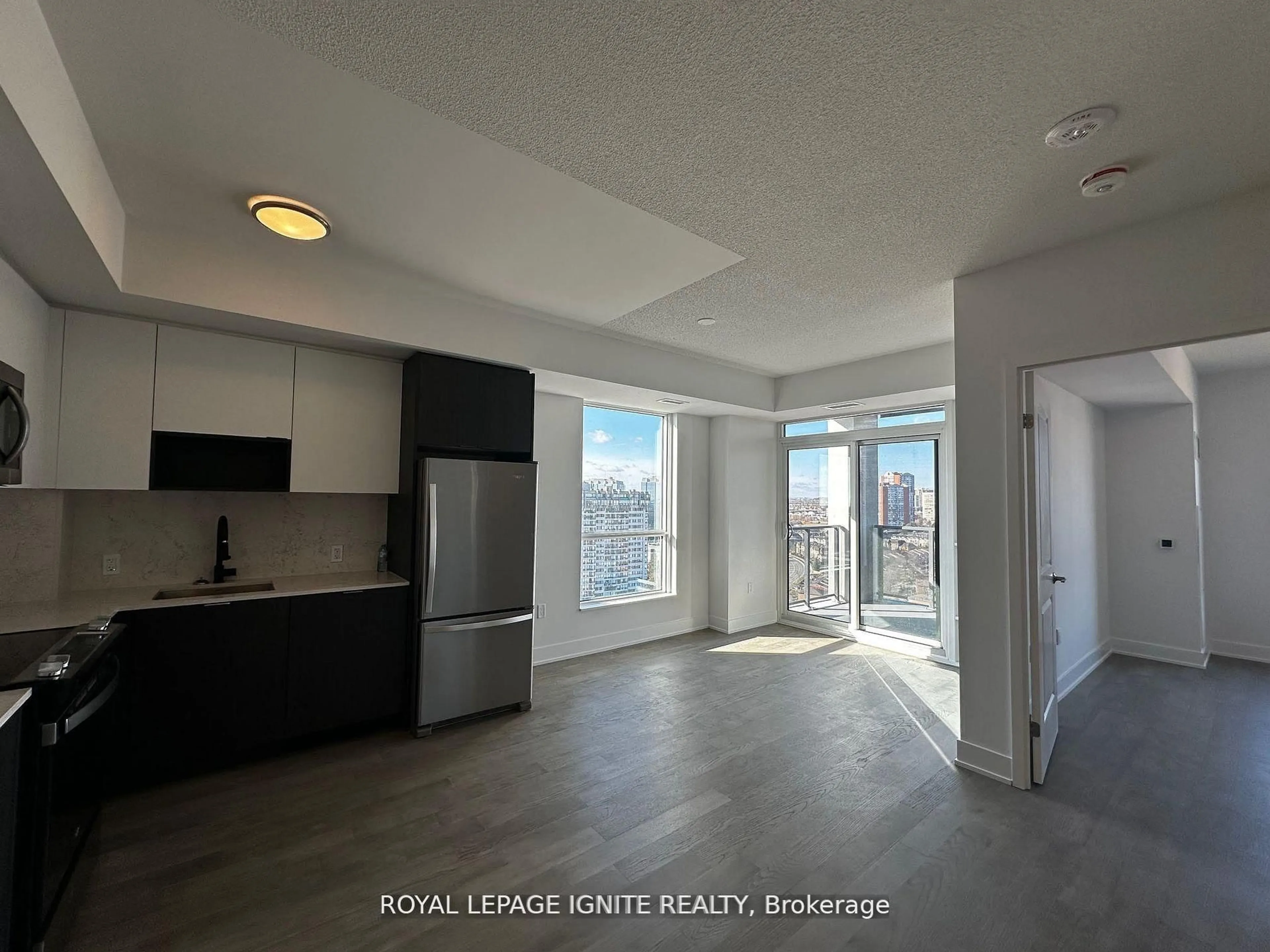 A pic of a room for 202 Burnhamthorpe Rd #1903, Mississauga Ontario L5A 0B2