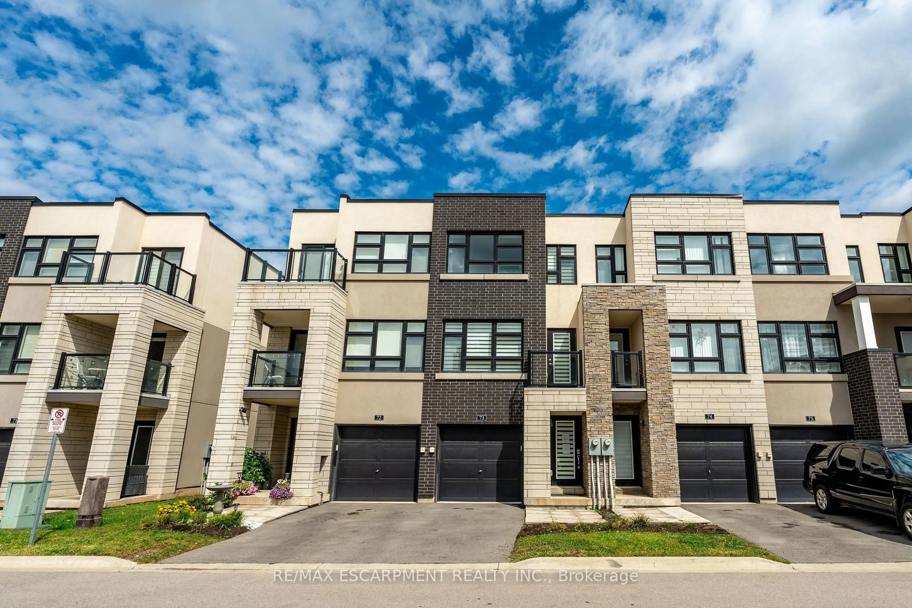 Home with brick exterior material, street for 1121 Cooke Blvd #73, Burlington Ontario L7T 0C3