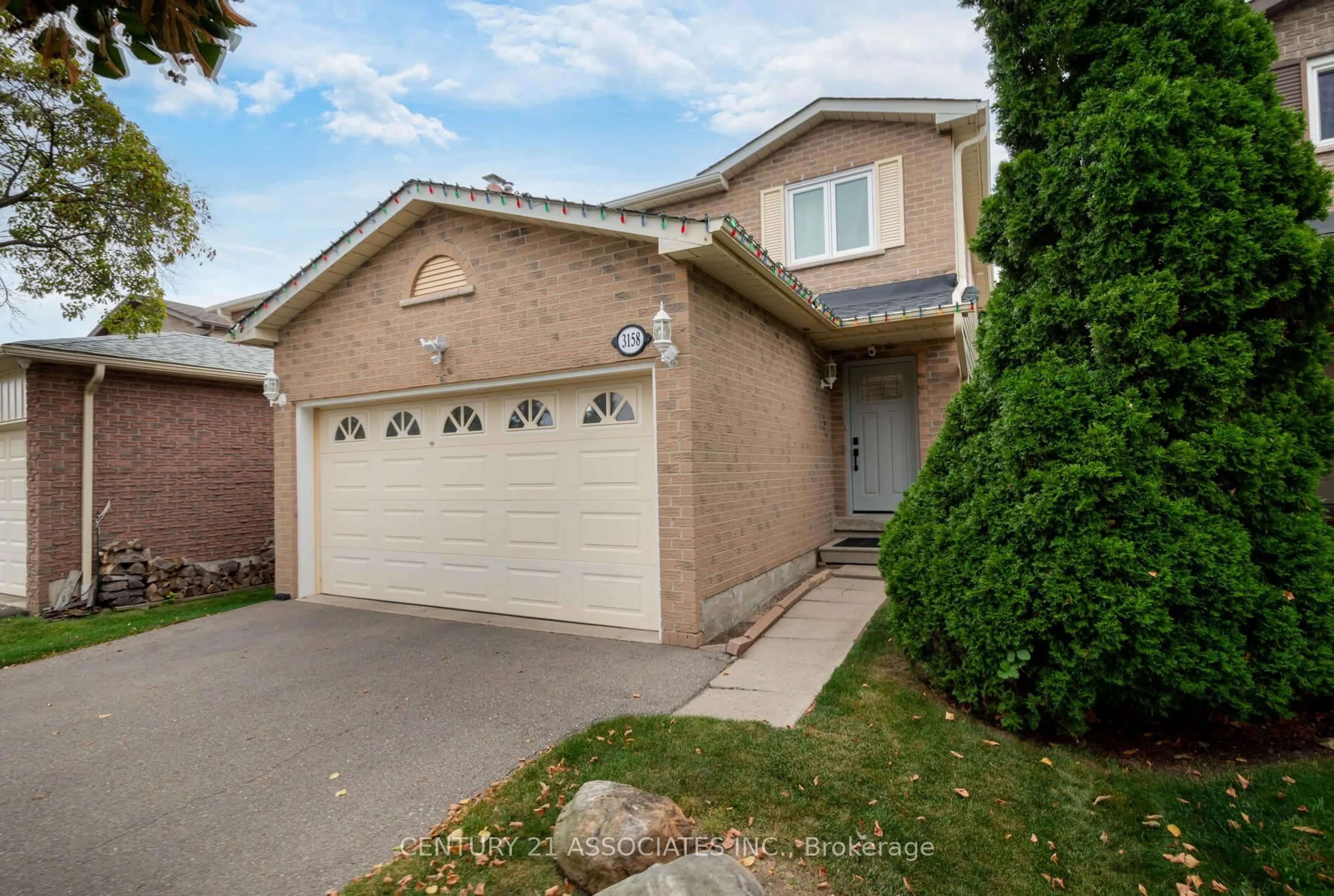 Home with brick exterior material, street for 3158 Harris Cres, Mississauga Ontario L5N 4Y5