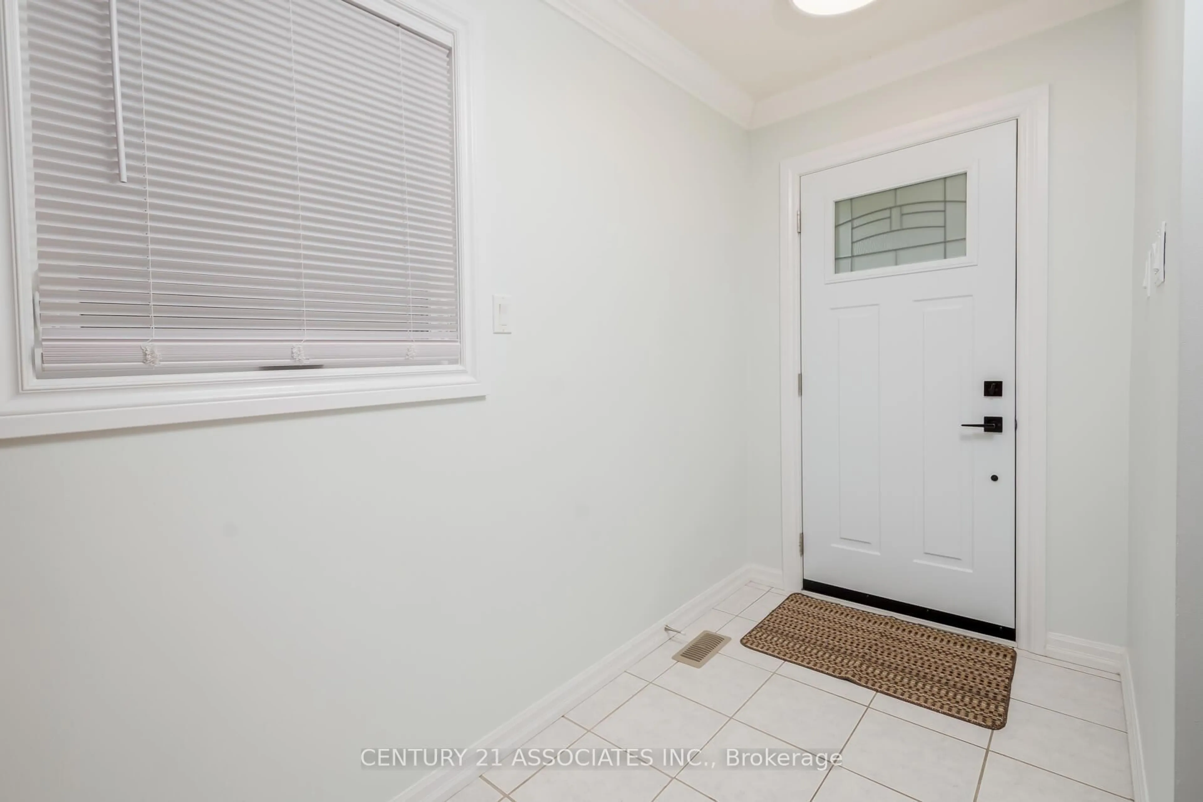 Indoor entryway for 3158 Harris Cres, Mississauga Ontario L5N 4Y5