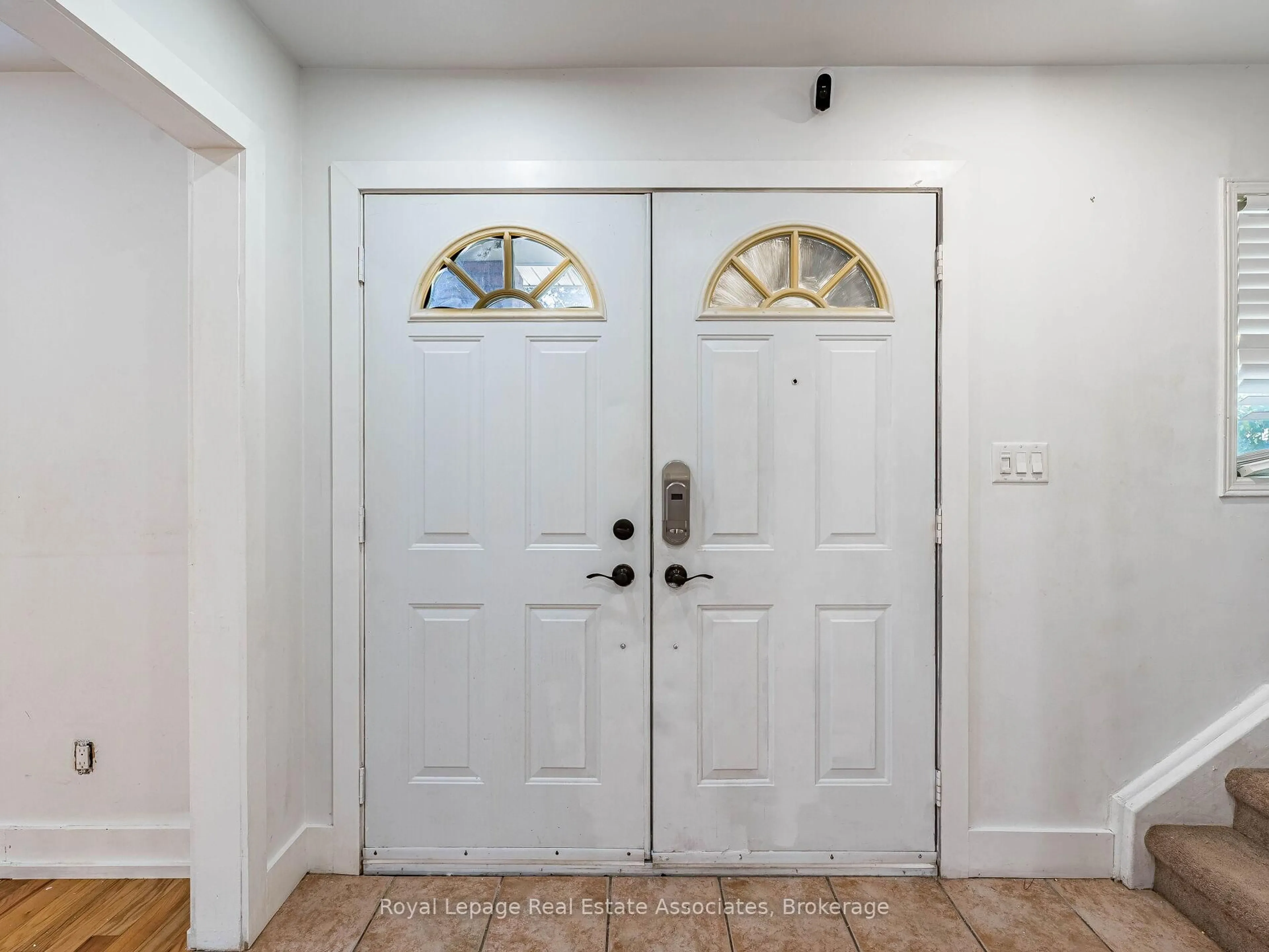 Indoor entryway for 261 Prescott Ave, Toronto Ontario M6N 3G9