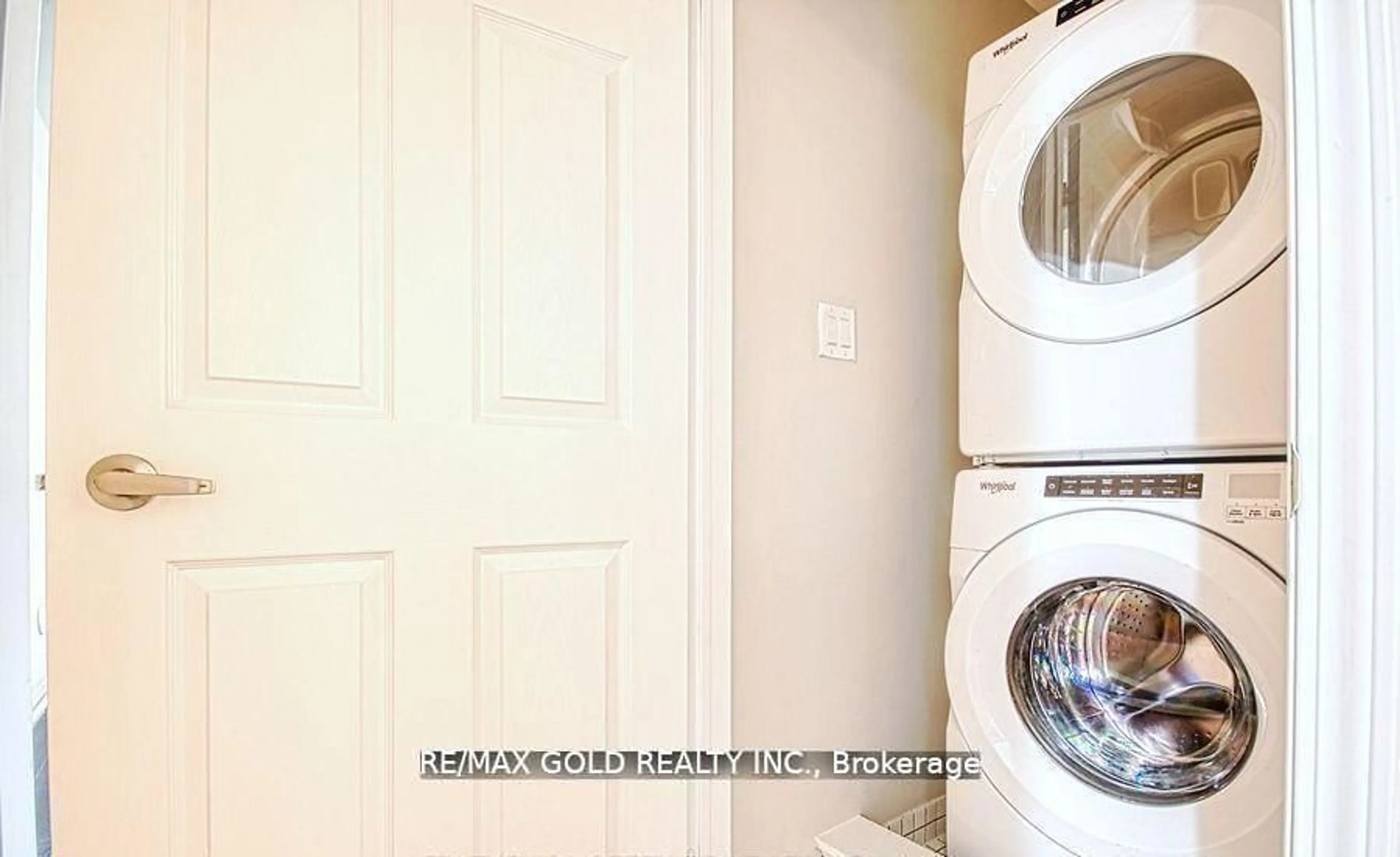 Laundry room for 250 Sunny Meadow Blvd #118, Brampton Ontario L6R 3Y7