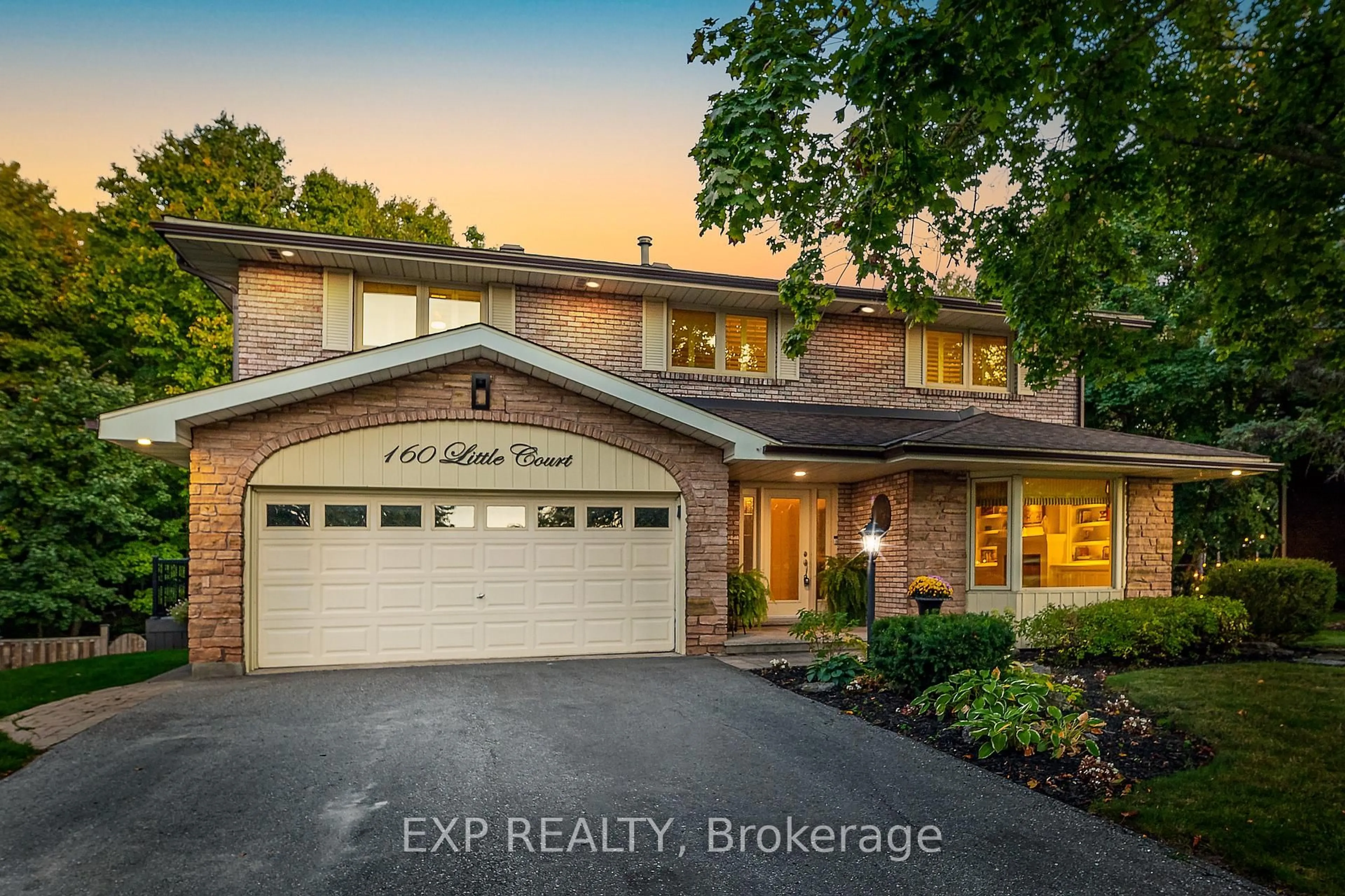 Home with brick exterior material, street for 160 Little Crt, Caledon Ontario L7E 3T8