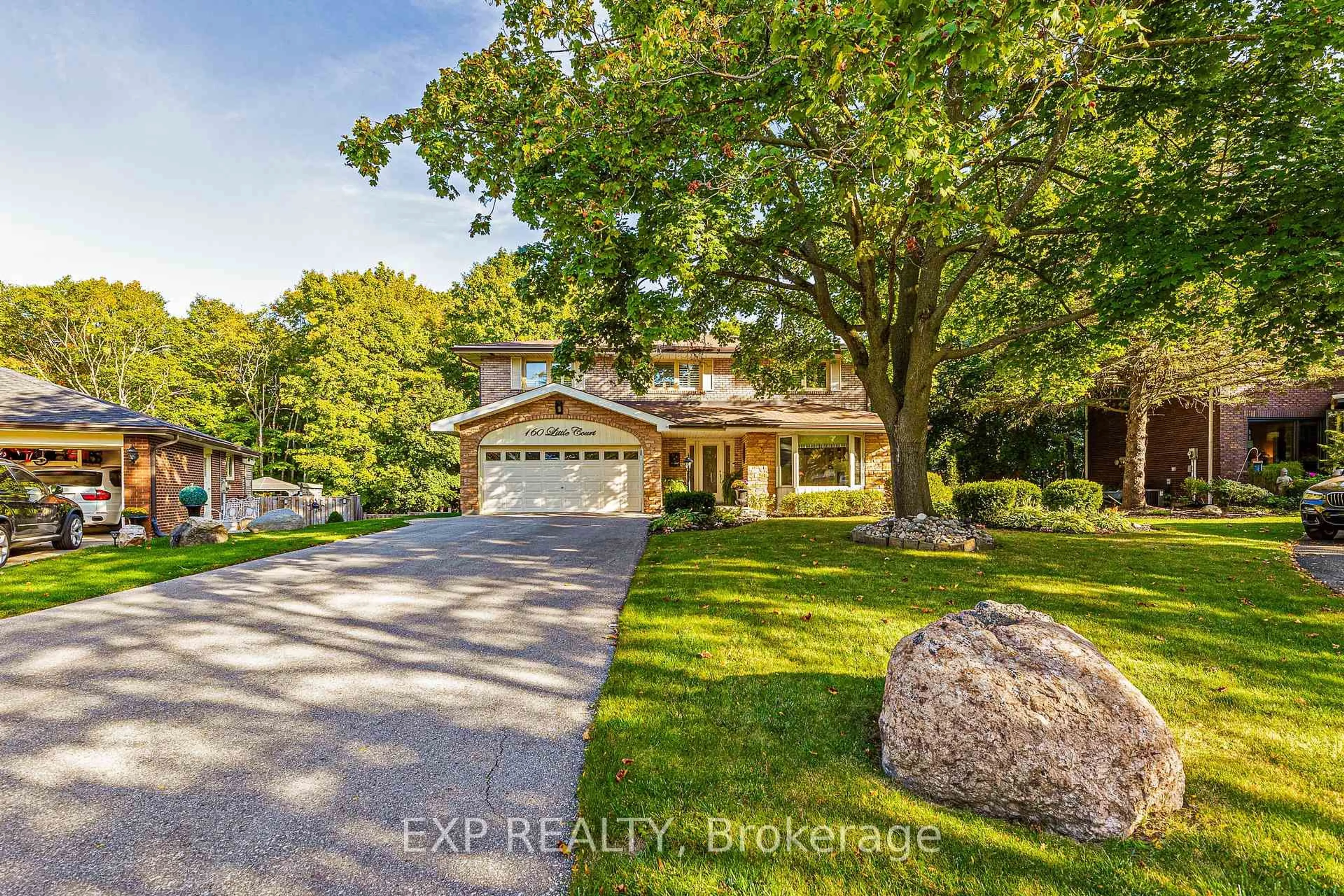 A pic from outside/outdoor area/front of a property/back of a property/a pic from drone, street for 160 Little Crt, Caledon Ontario L7E 3T8