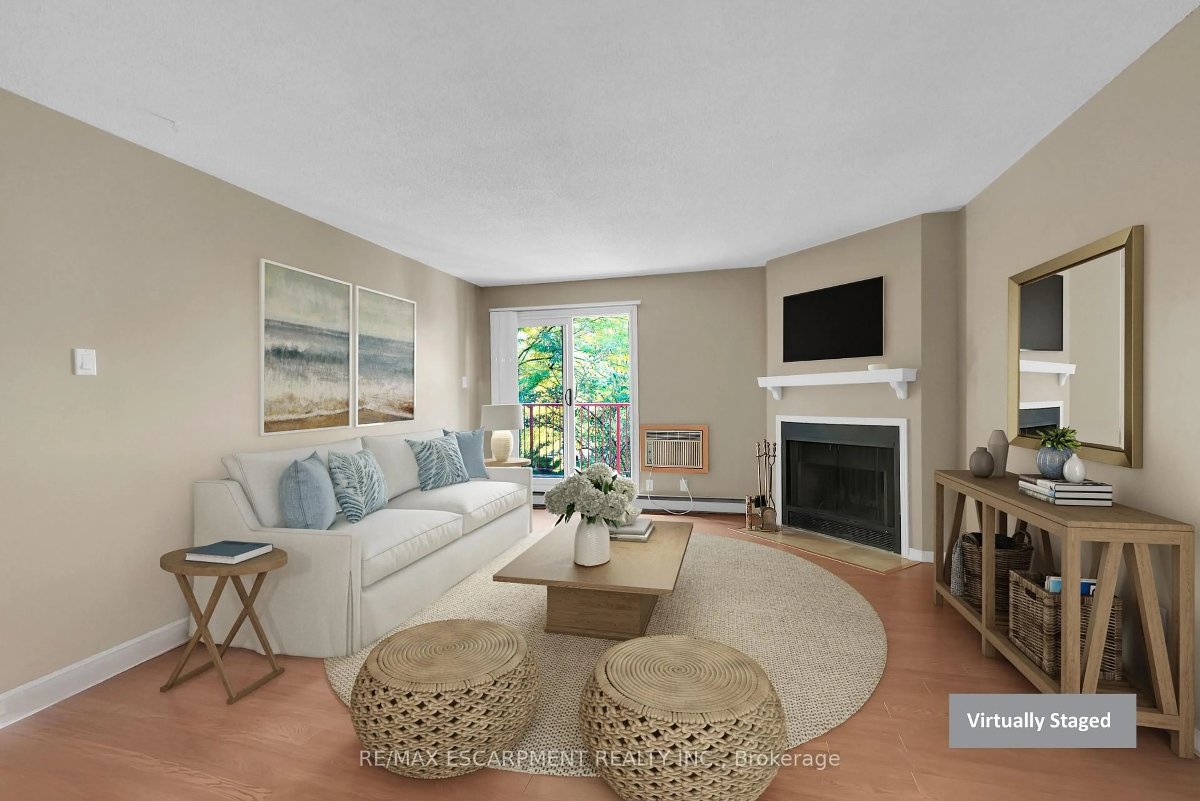 Living room with furniture, unknown for 1510 Pilgrims Way #733, Oakville Ontario L6M 3H1