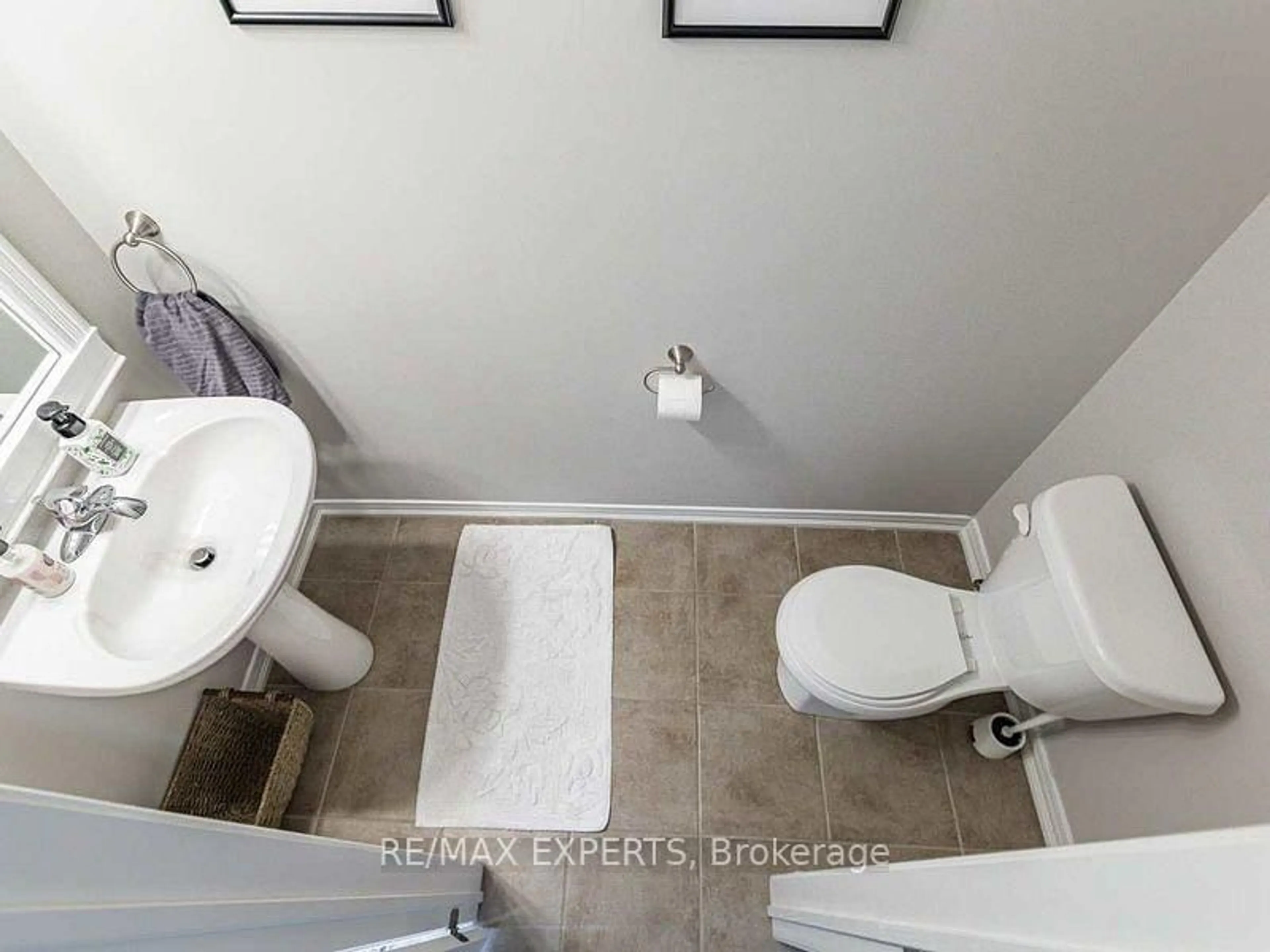 Standard bathroom, unknown for 78 Honeyview Tr, Brampton Ontario L6P 4A3
