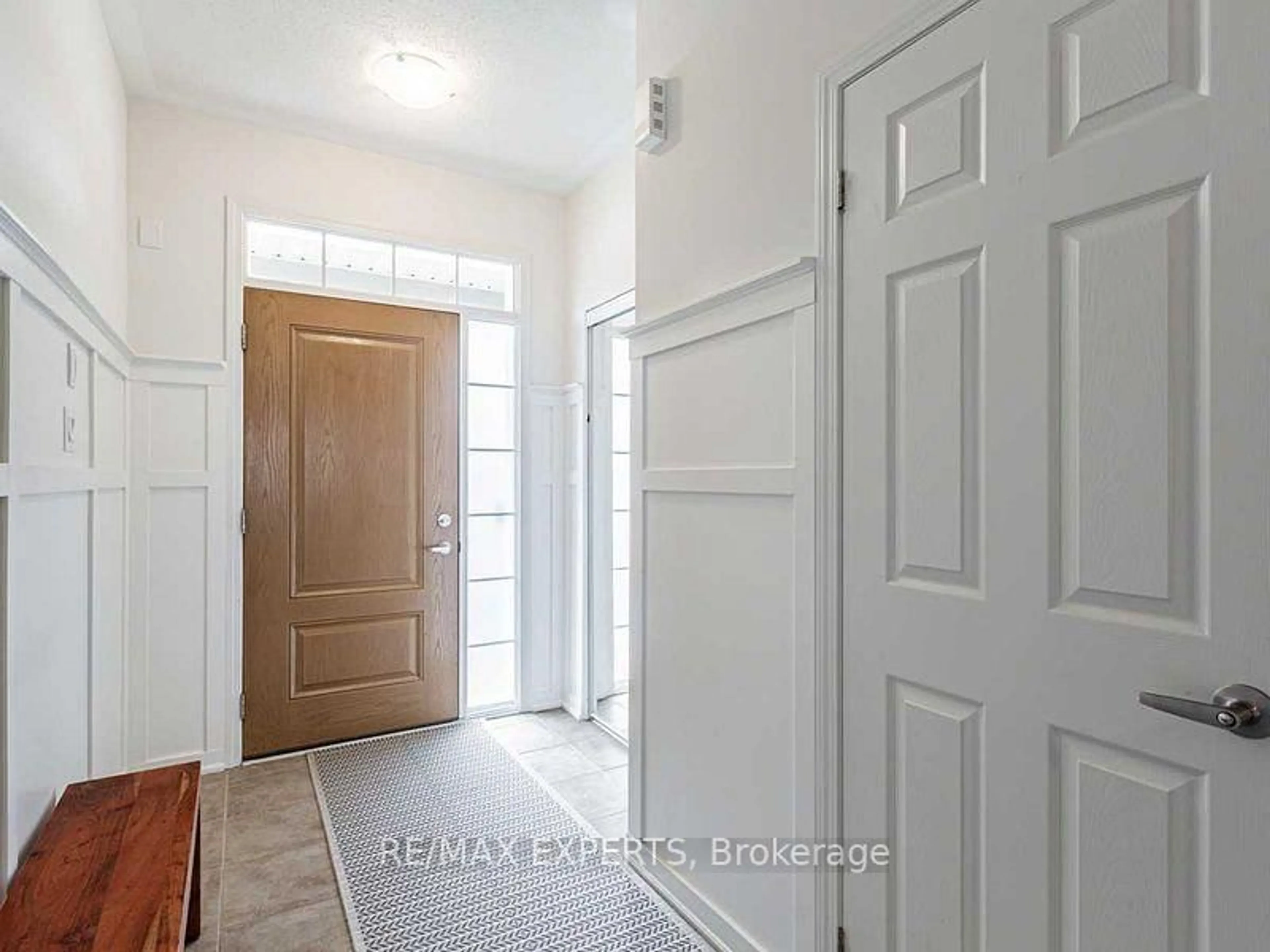 Indoor entryway for 78 Honeyview Tr, Brampton Ontario L6P 4A3