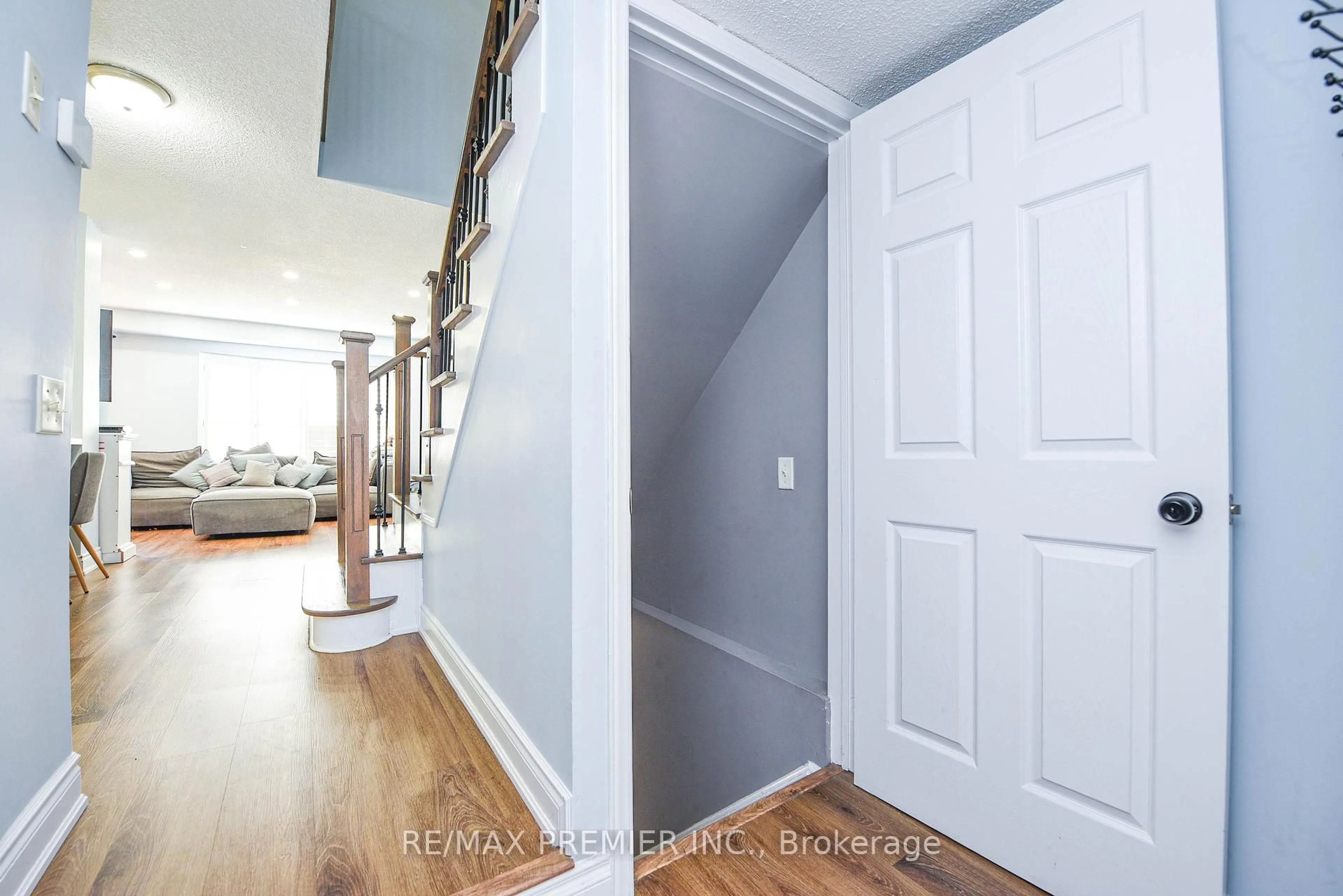 Indoor entryway for 15D View Green Cres, Toronto Ontario M9W 7C9