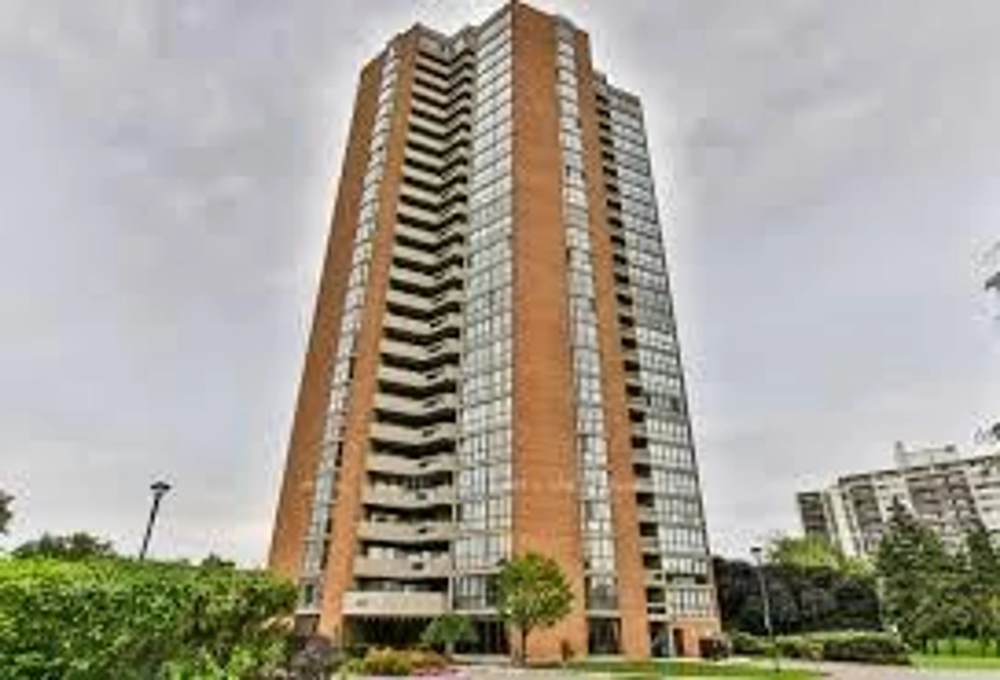 Indoor foyer for 2010 Islington Ave #2306, Toronto Ontario M9P 3S8