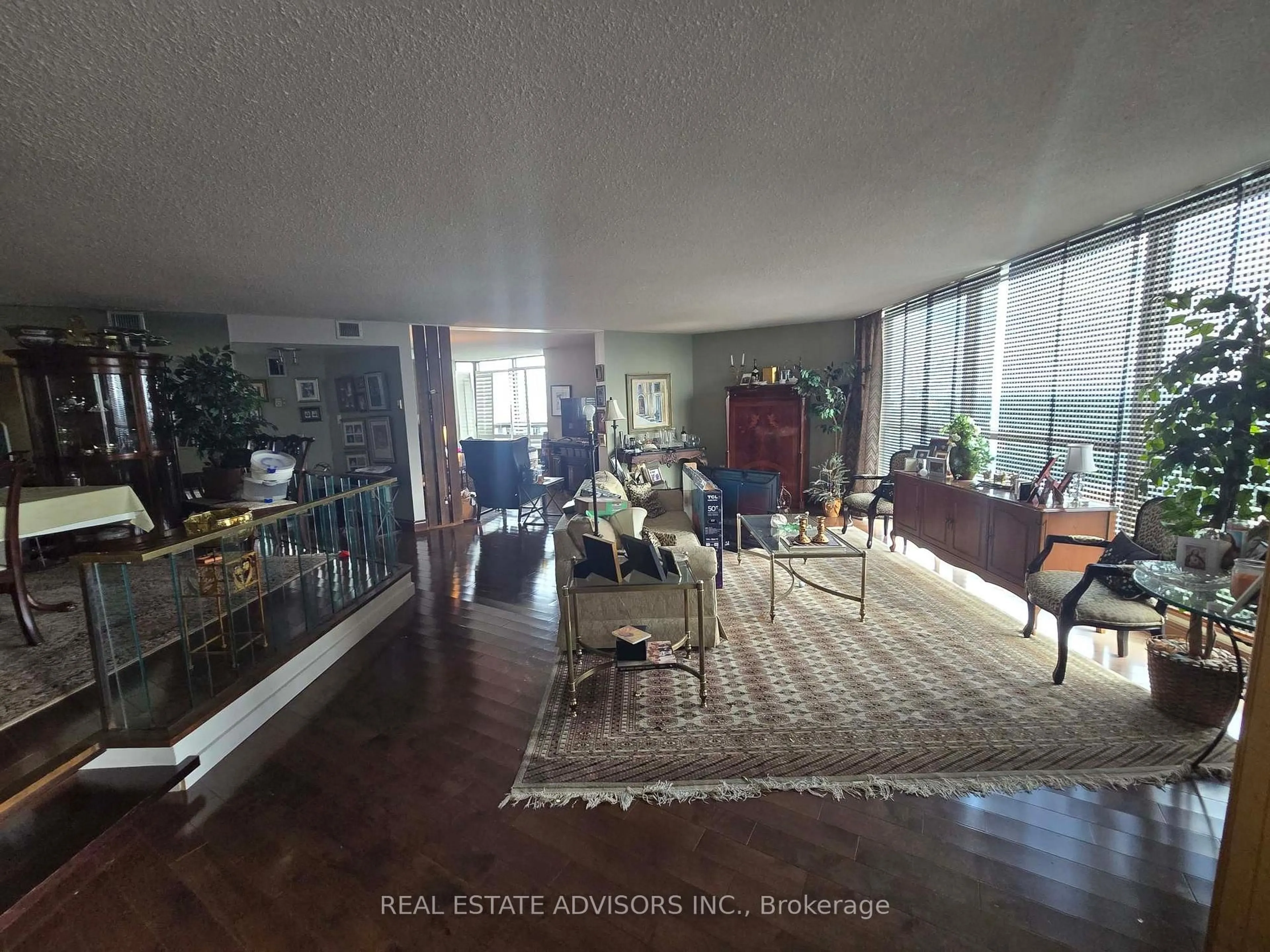 Unknown for 2010 Islington Ave #2306, Toronto Ontario M9P 3S8