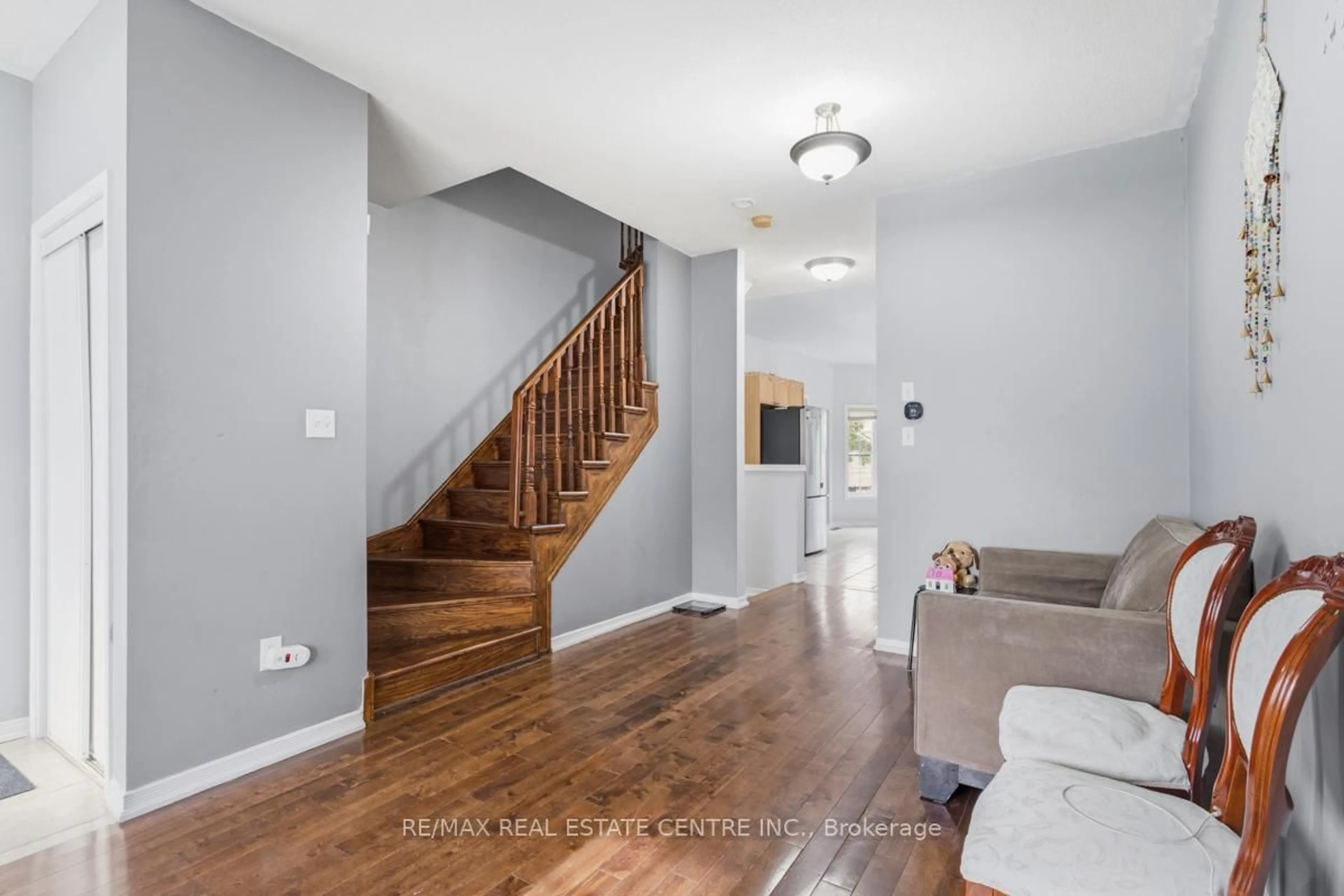 Indoor entryway for 13 Milkweed Cres, Brampton Ontario L7A 1T8