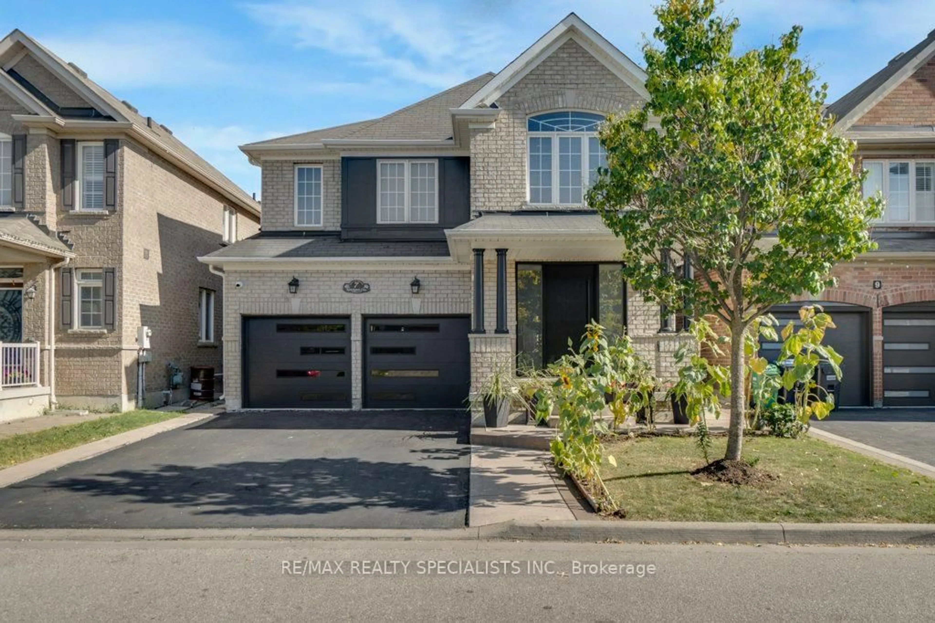 Home with brick exterior material, street for 7 NEWINGTON Cres, Brampton Ontario L6P 3G3