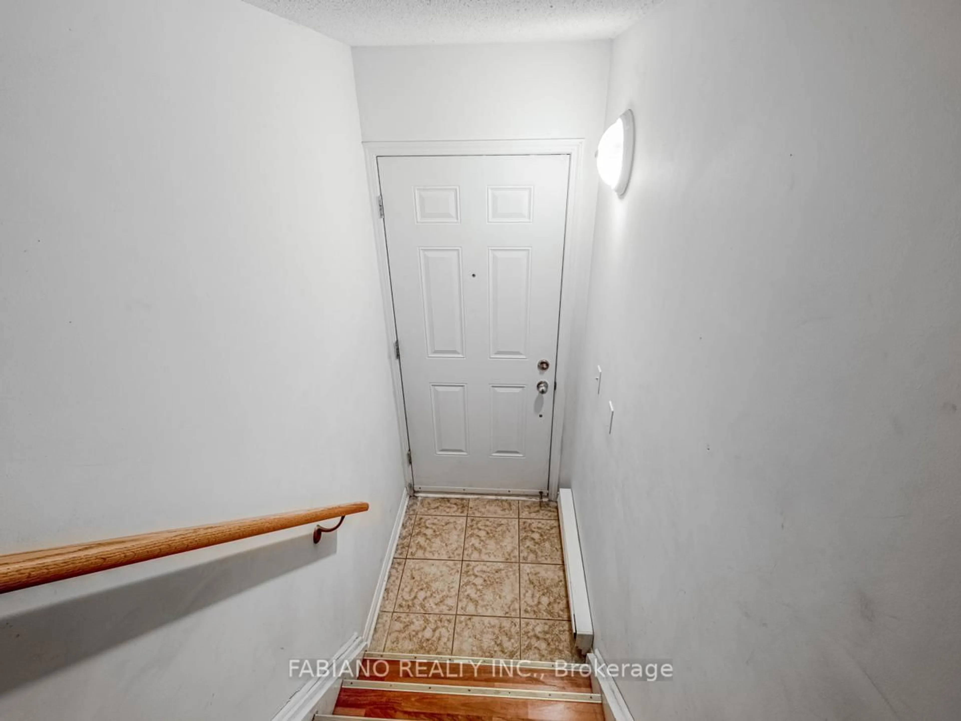 Indoor entryway for 3049 Finch Ave #2016, Toronto Ontario M9M 0A2