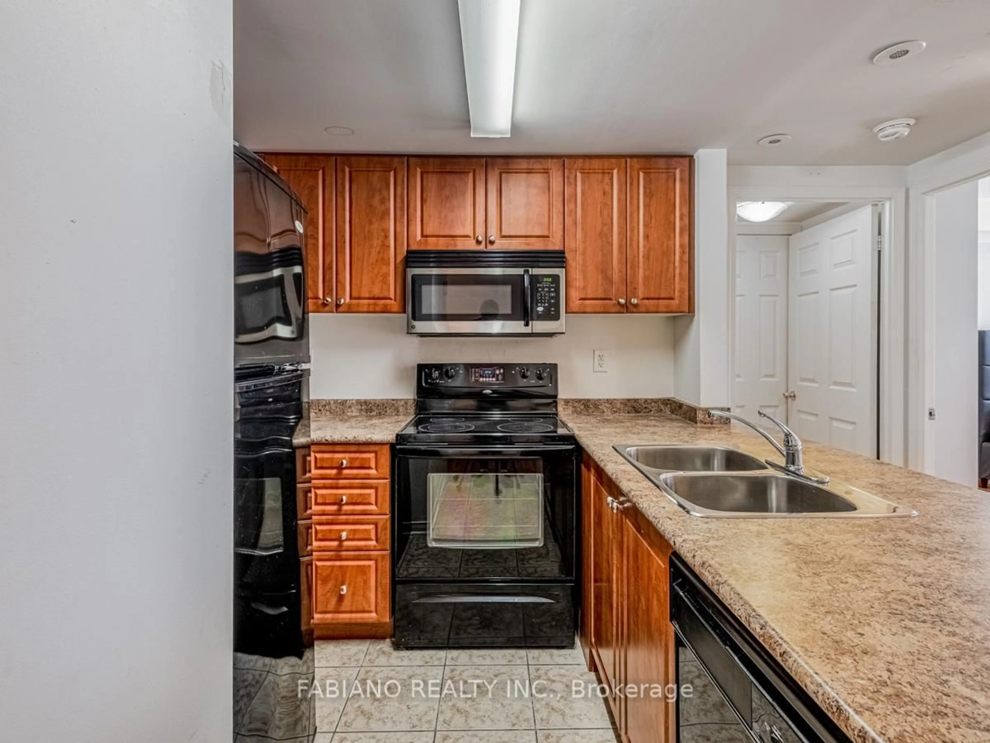 Standard kitchen, unknown for 3049 Finch Ave #2016, Toronto Ontario M9M 0A2