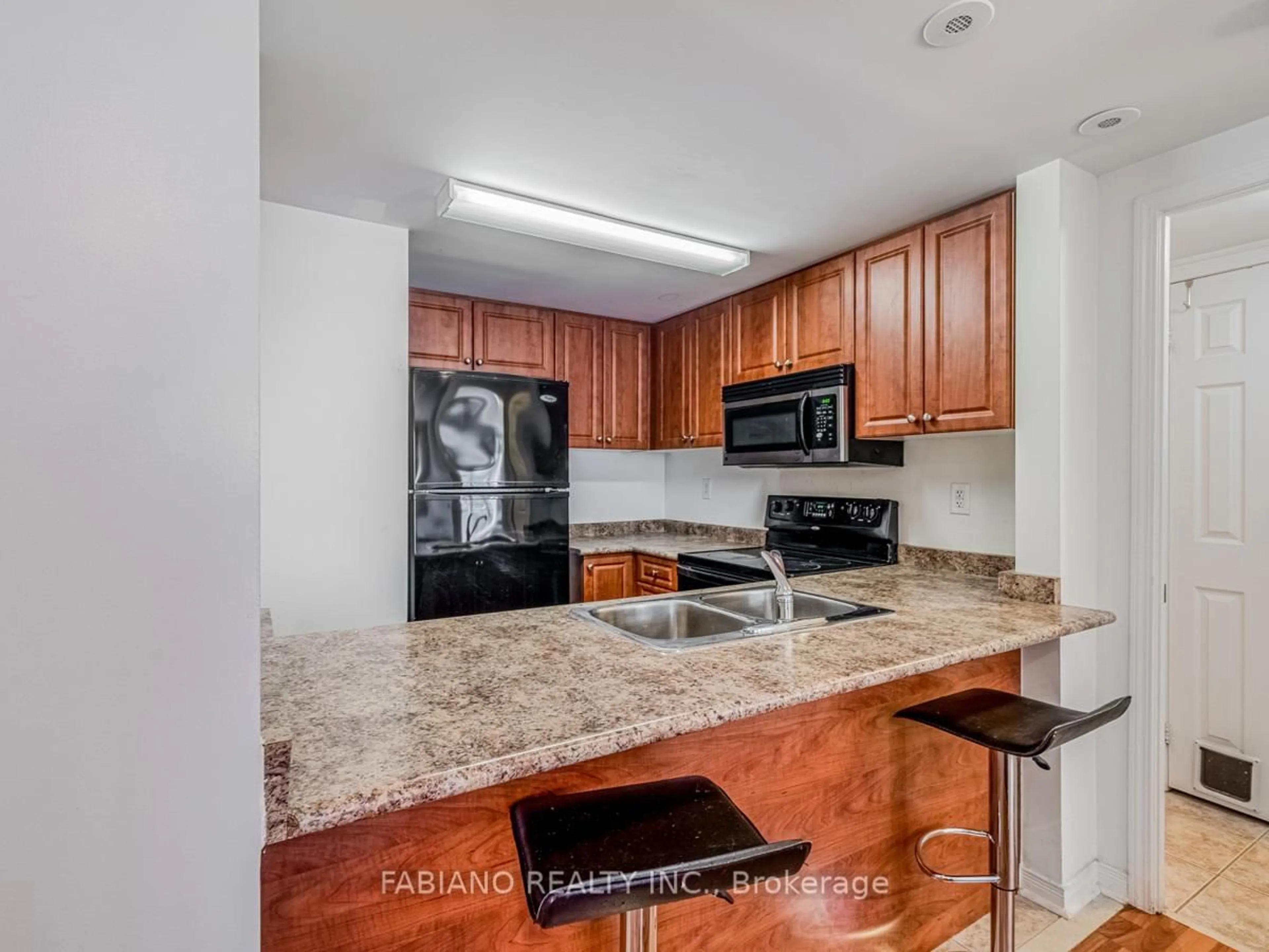 Standard kitchen, unknown for 3049 Finch Ave #2016, Toronto Ontario M9M 0A2