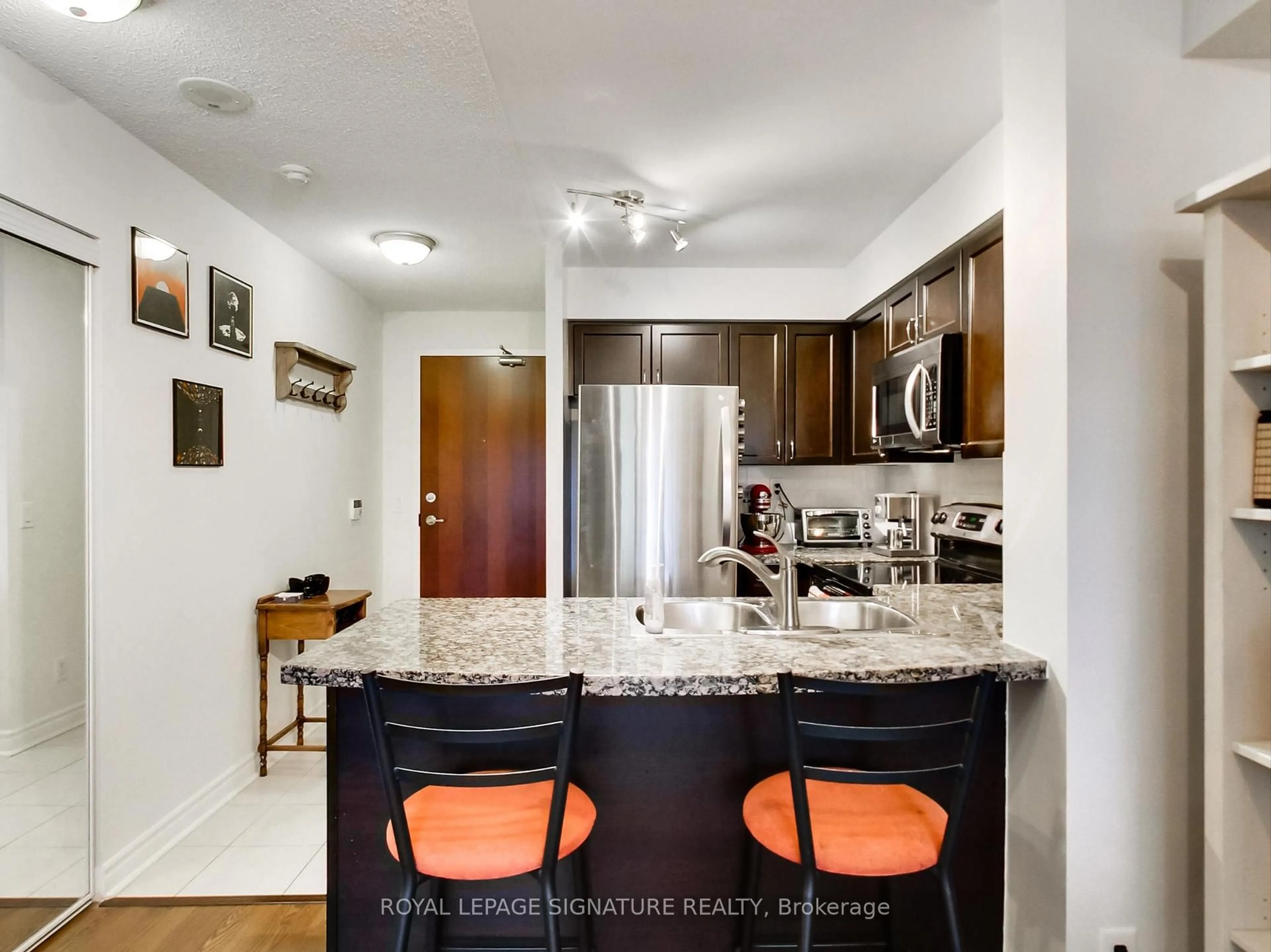 Open concept kitchen, ceramic/tile floor for 5 Michael Power Pl #309, Toronto Ontario M9A 0A3
