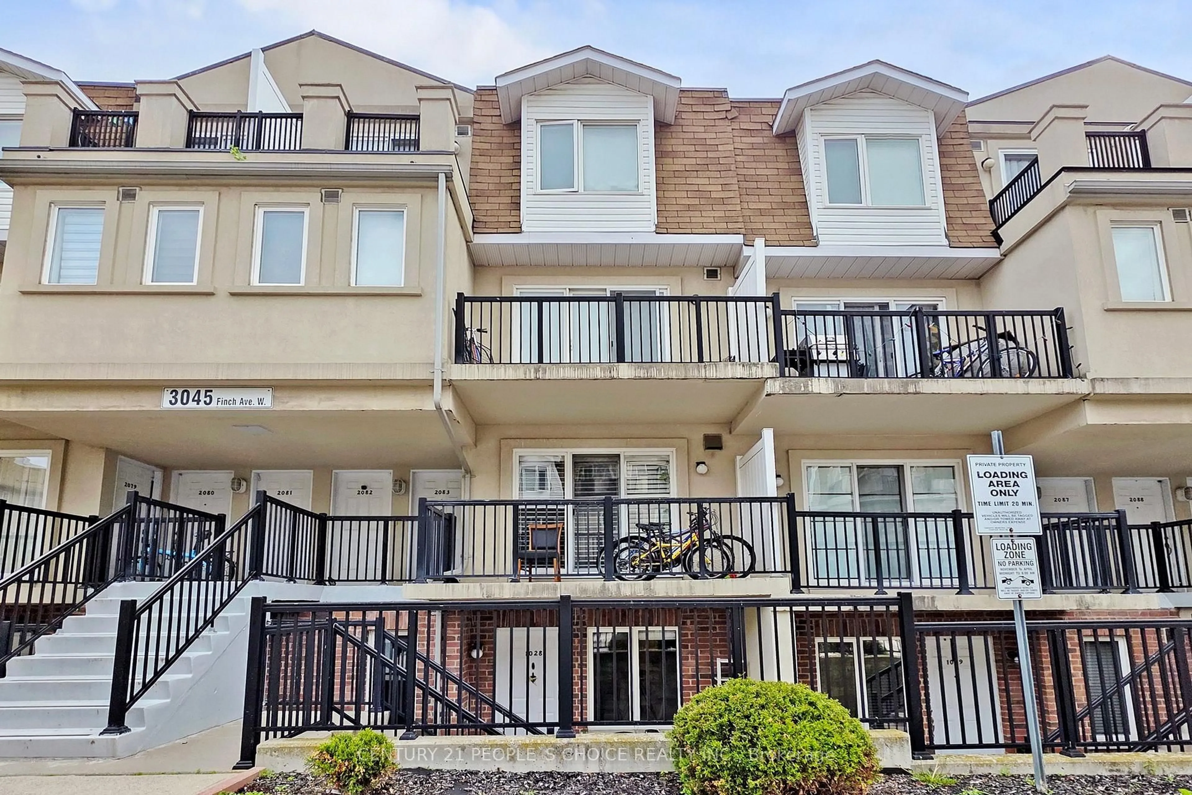 Patio, unknown for 3045 Finch Ave #1028, Toronto Ontario M9M 0A5
