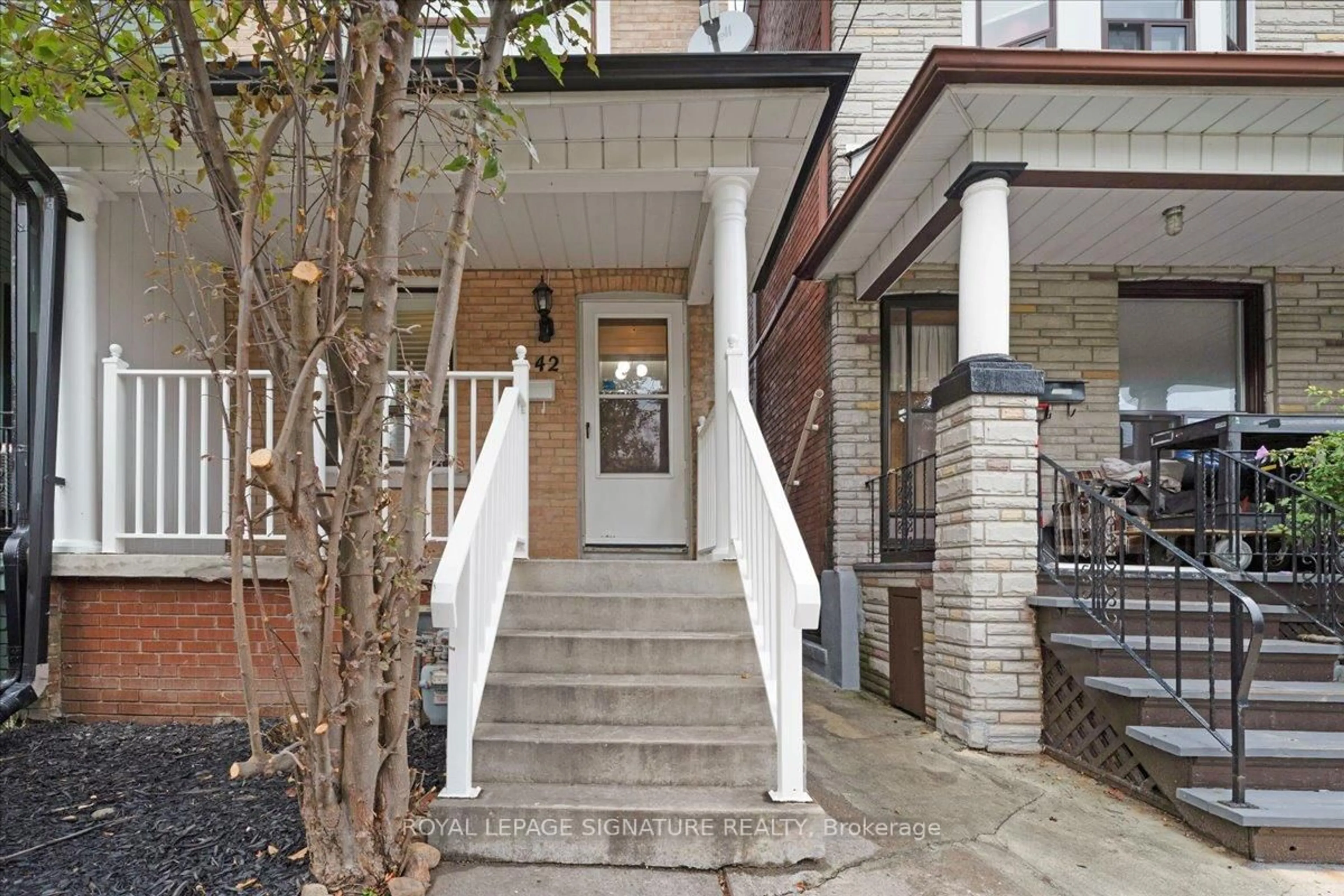 Unknown for 42 Manchester Ave, Toronto Ontario M6G 1V3