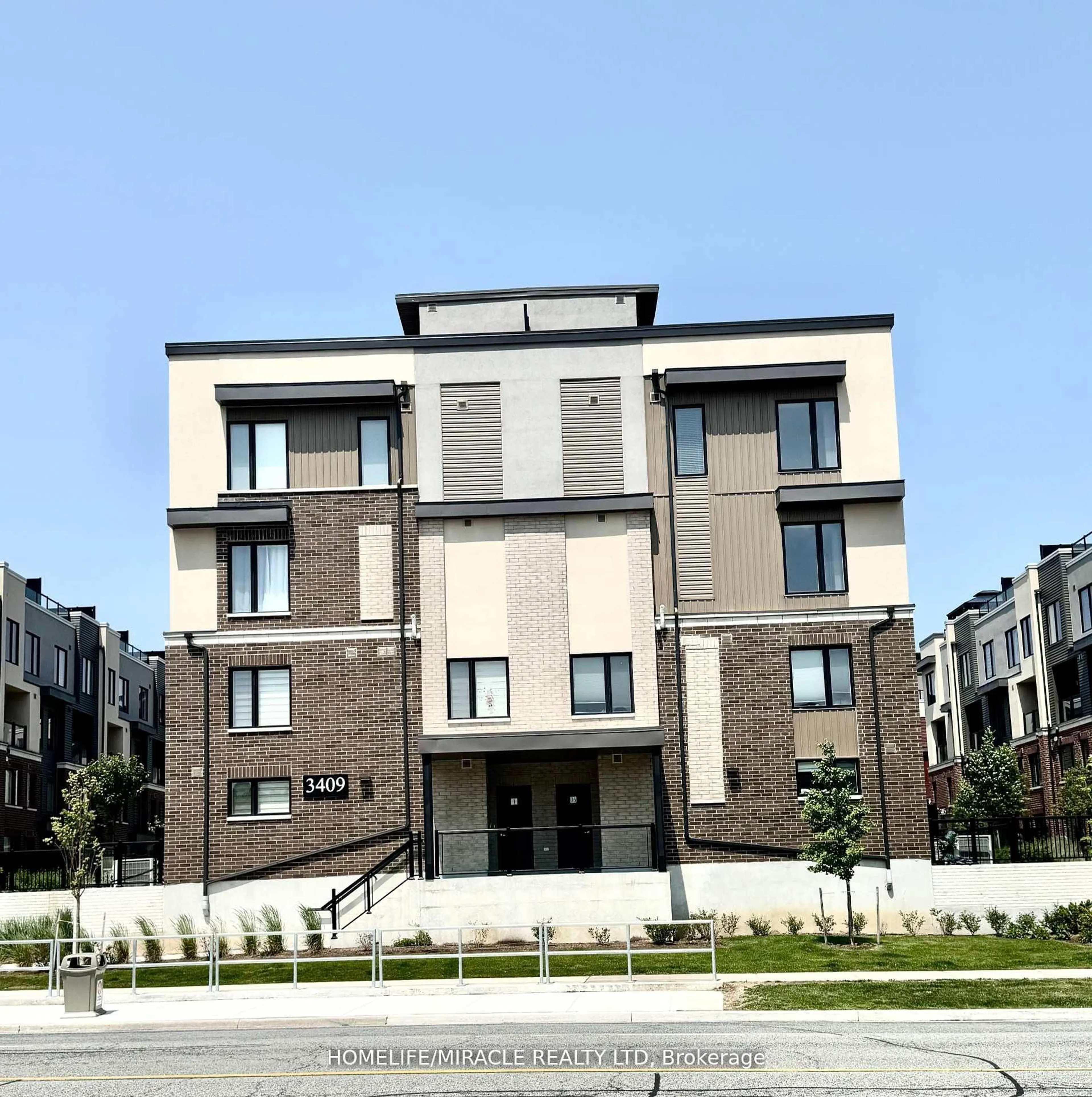 Home with brick exterior material, building for 3409 Ridgeway Dr #36, Mississauga Ontario L5L 0B9