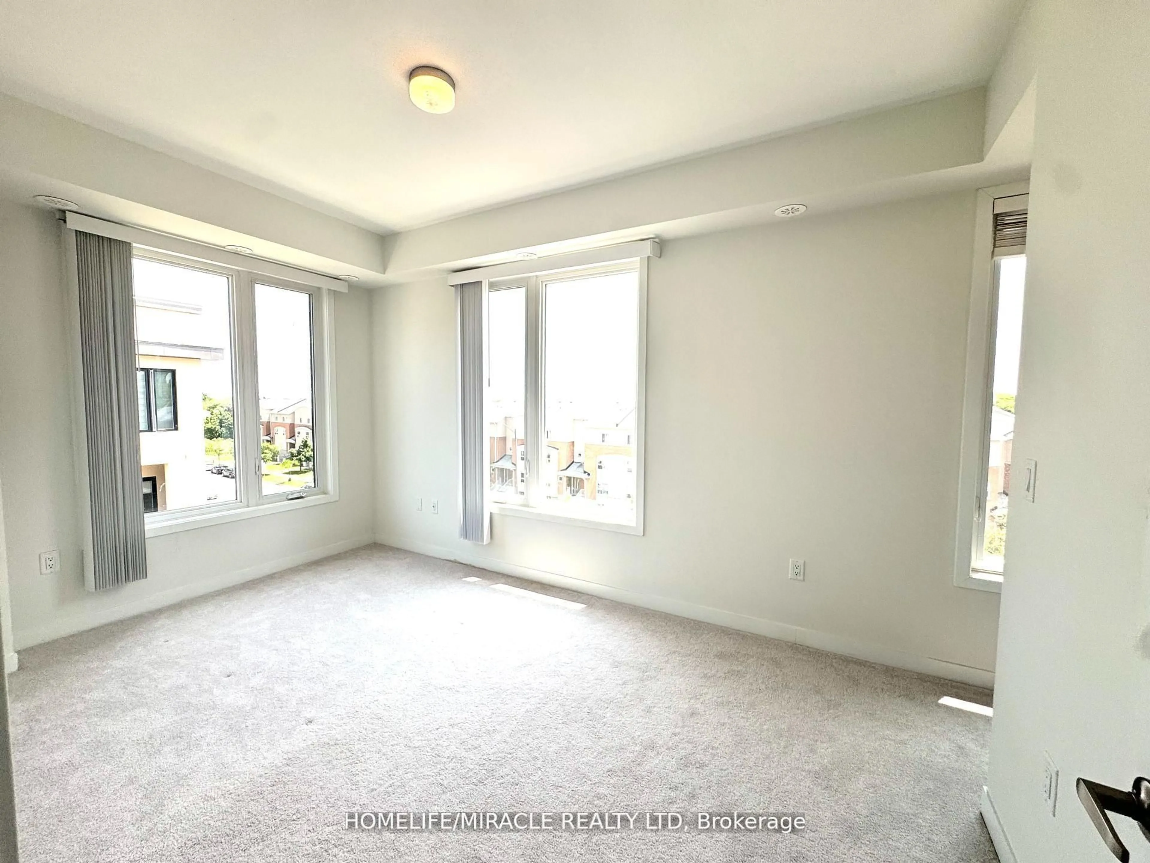 A pic of a room for 3409 Ridgeway Dr #36, Mississauga Ontario L5L 0B9