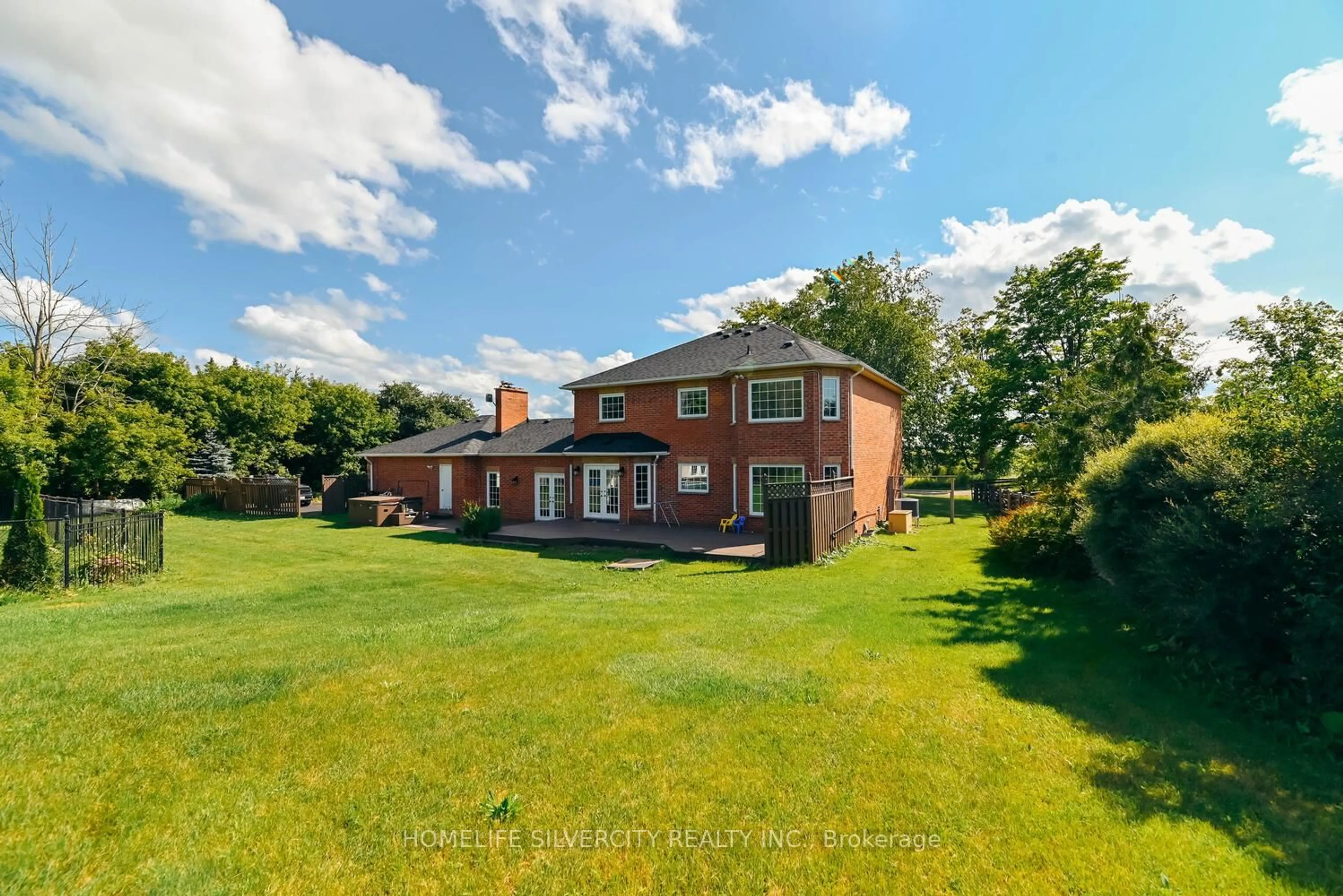 A pic from outside/outdoor area/front of a property/back of a property/a pic from drone, unknown for 18805 Willoghby Rd, Caledon Ontario L7K 1V7