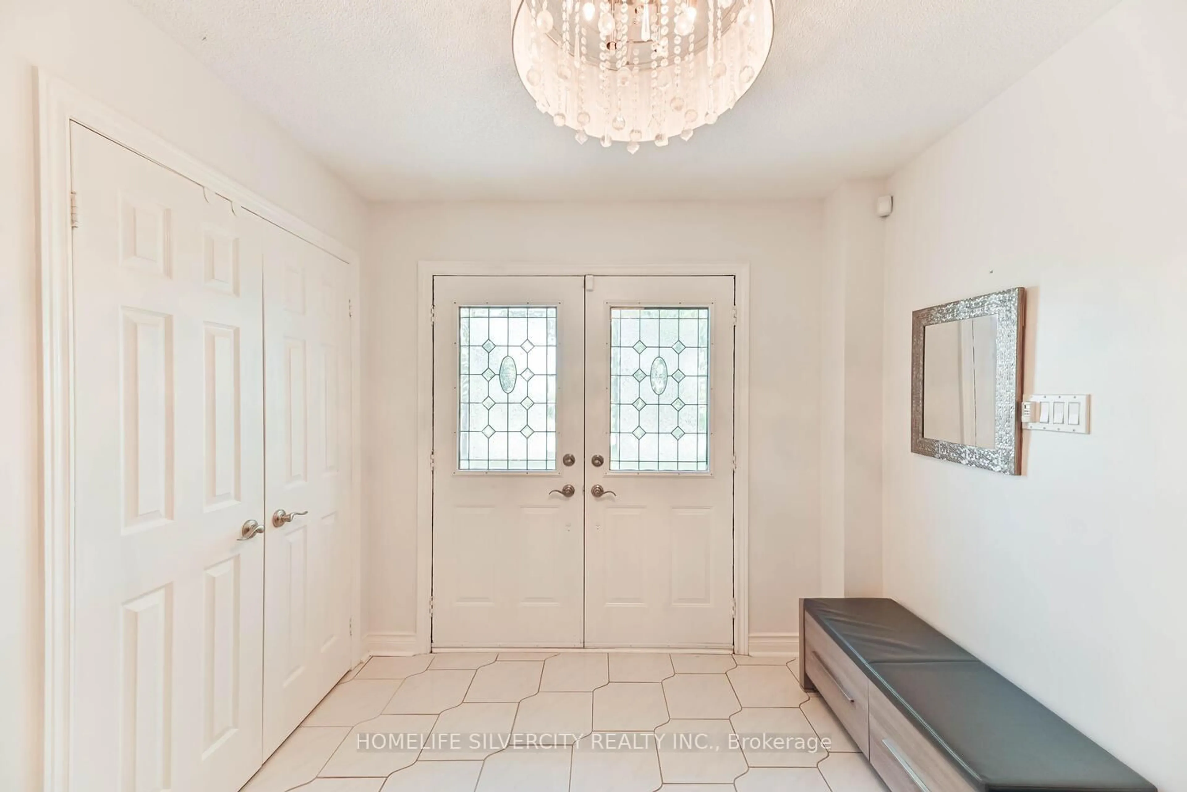 Indoor entryway for 18805 Willoghby Rd, Caledon Ontario L7K 1V7