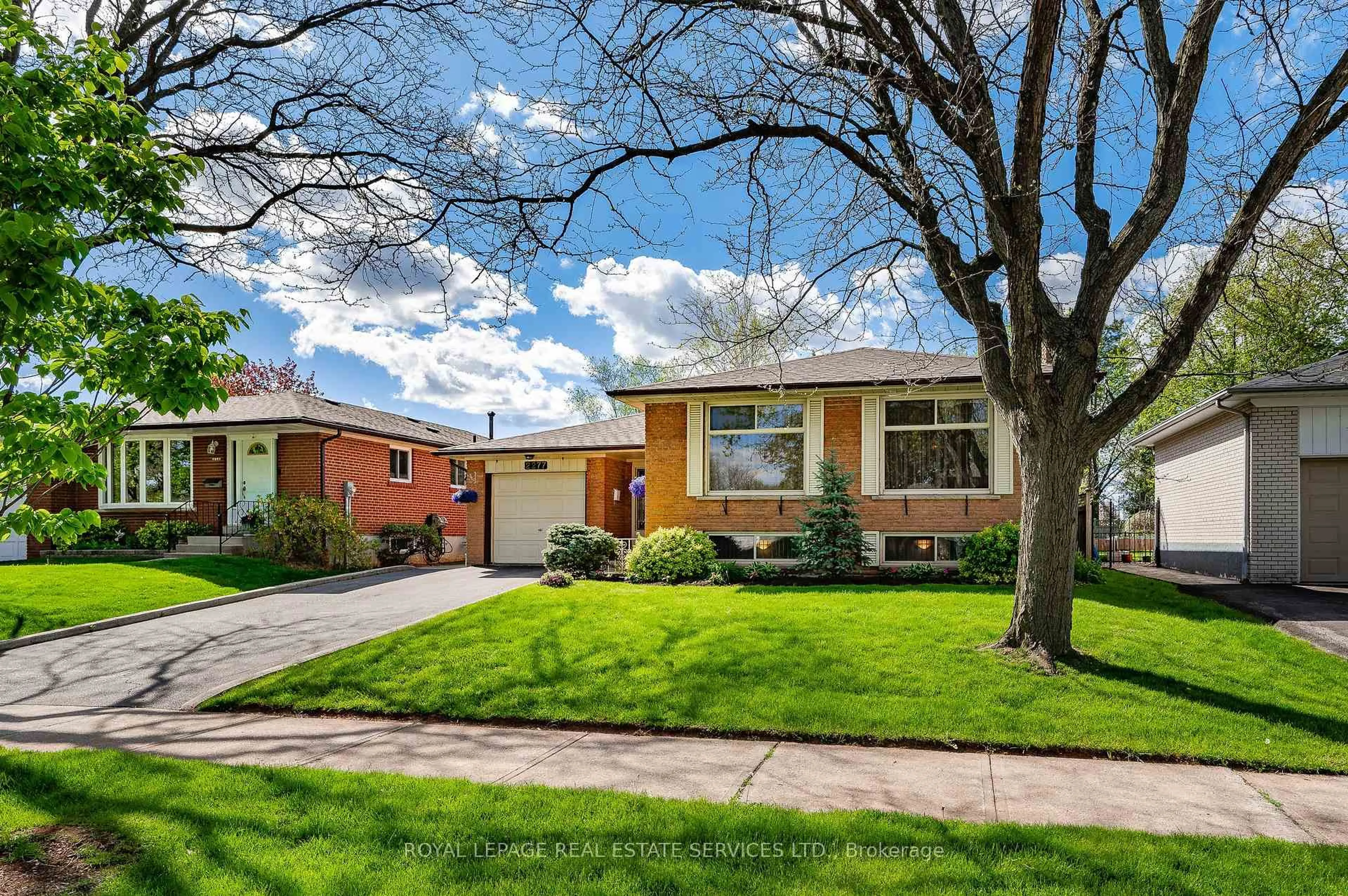 Home with brick exterior material, street for 2277 Wyandotte Dr, Oakville Ontario L6L 2T4