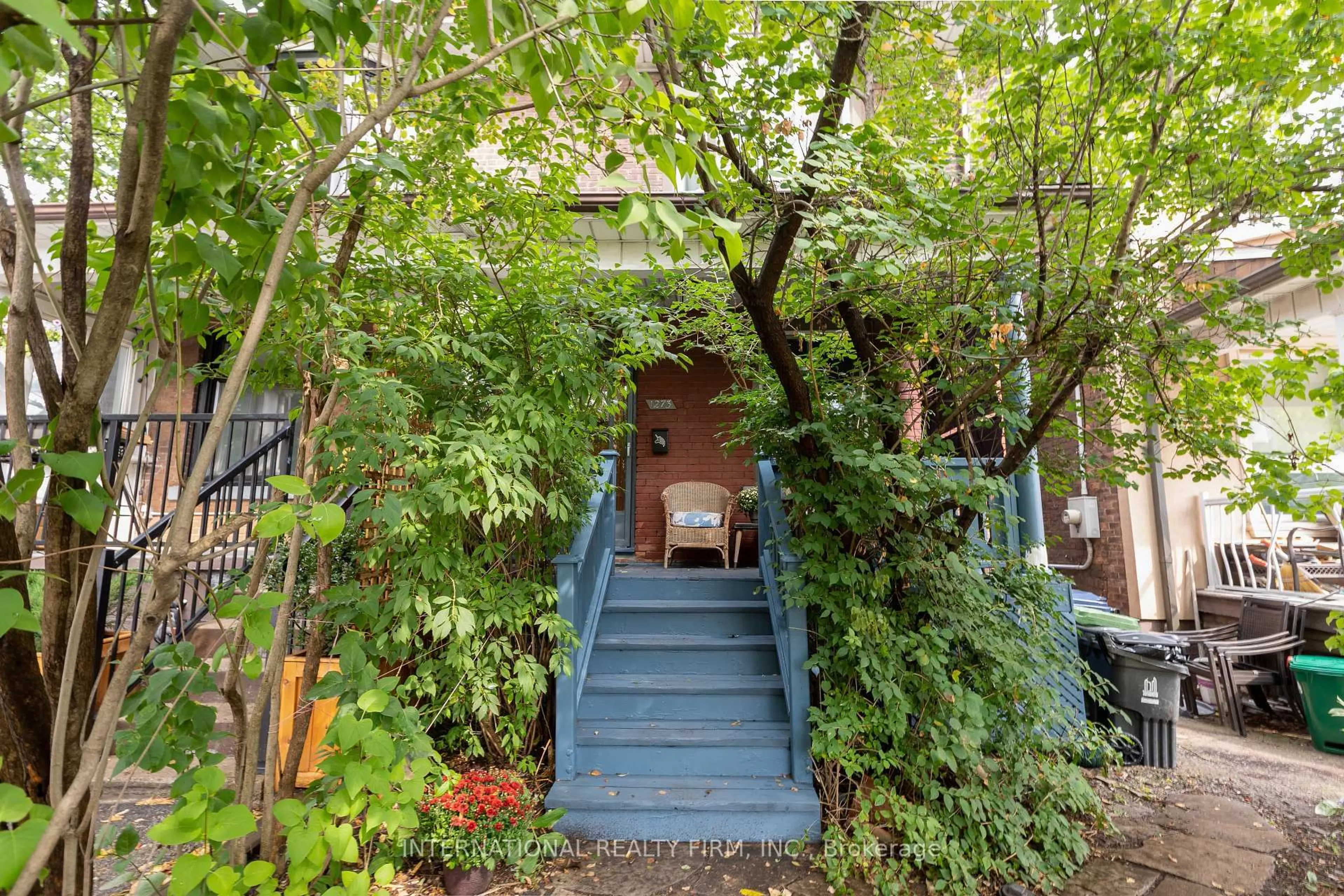 Unknown for 1273 Lansdowne Ave, Toronto Ontario M6H 3Z9