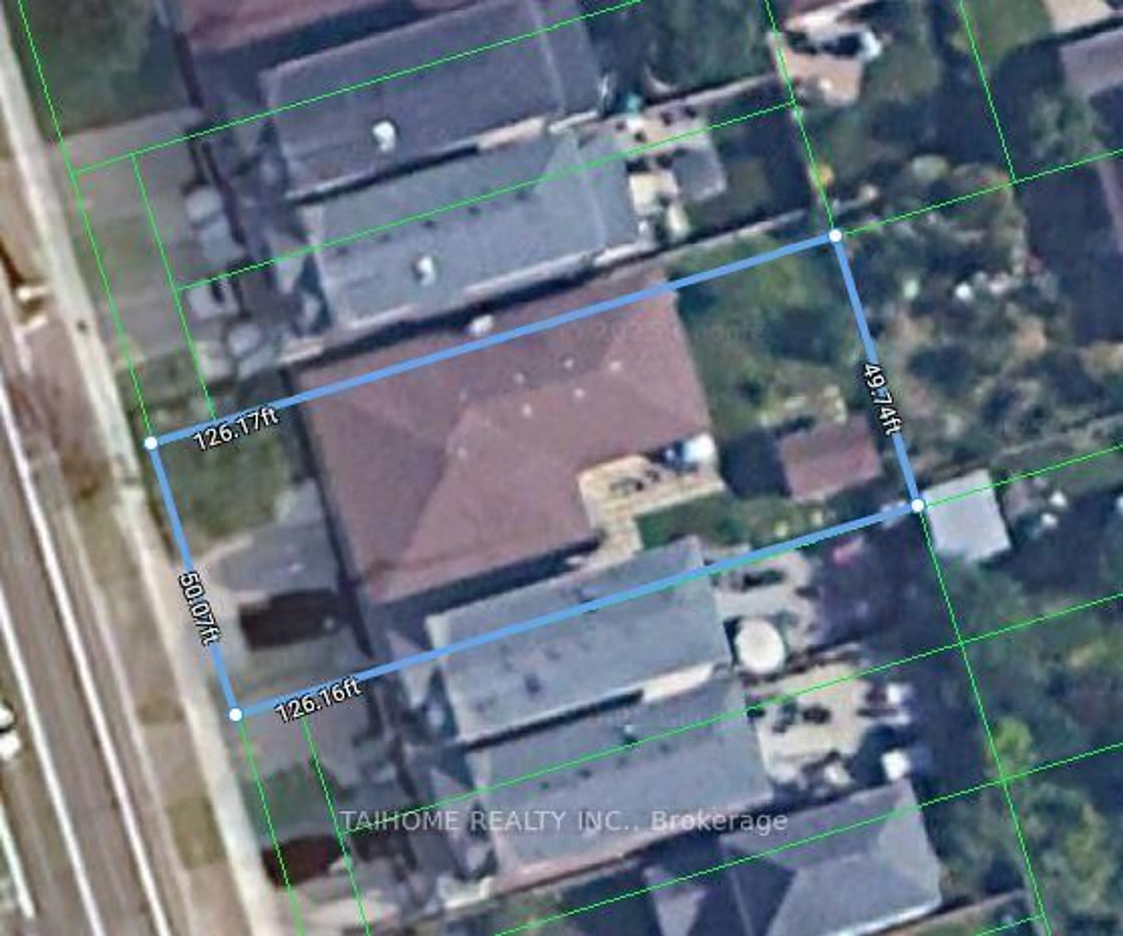 A pic from outside/outdoor area/front of a property/back of a property/a pic from drone, street for 639 Royal York Rd, Toronto Ontario M8Y 2S9