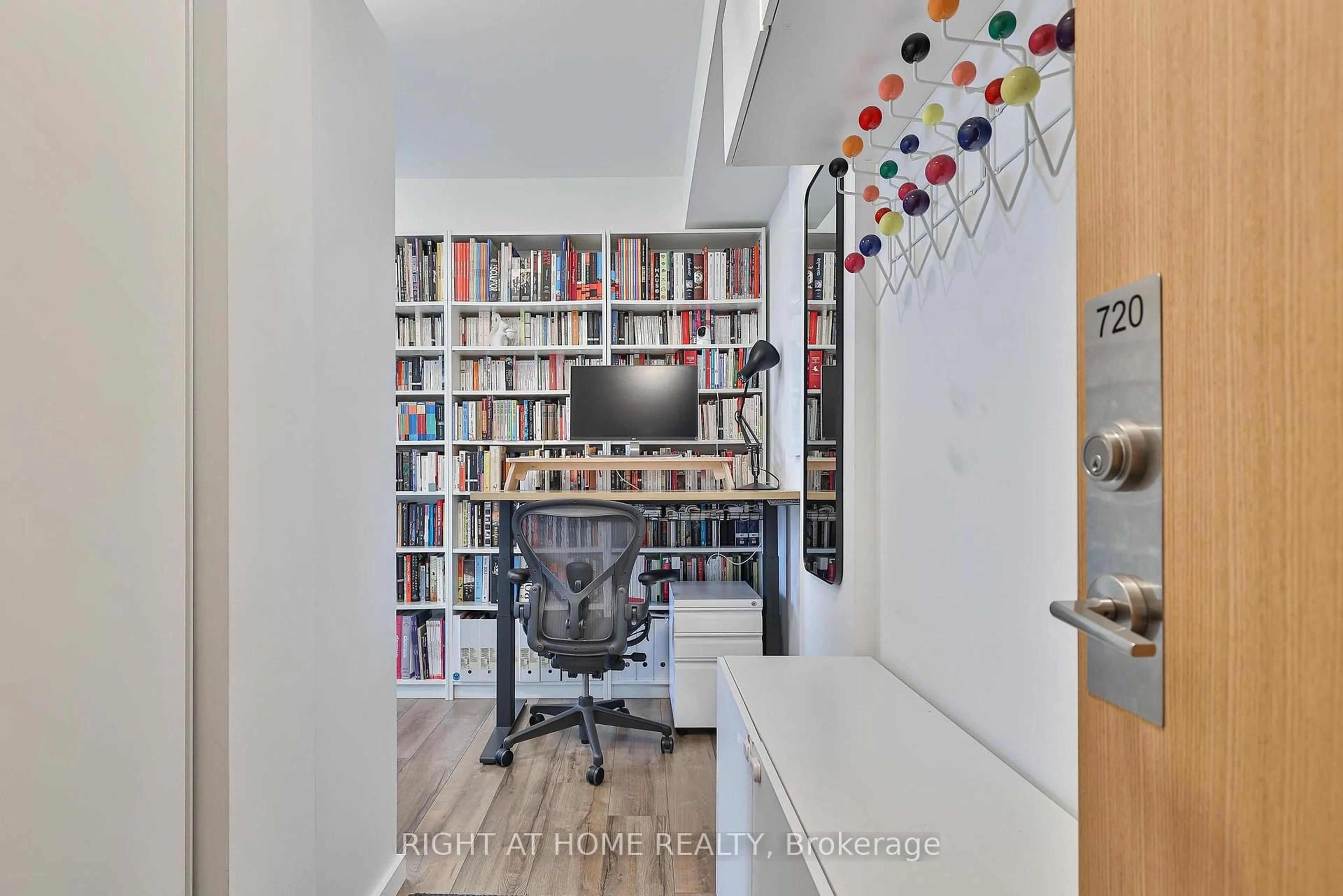 Unknown for 1787 St Clair Ave #720, Toronto Ontario M6N 0B7