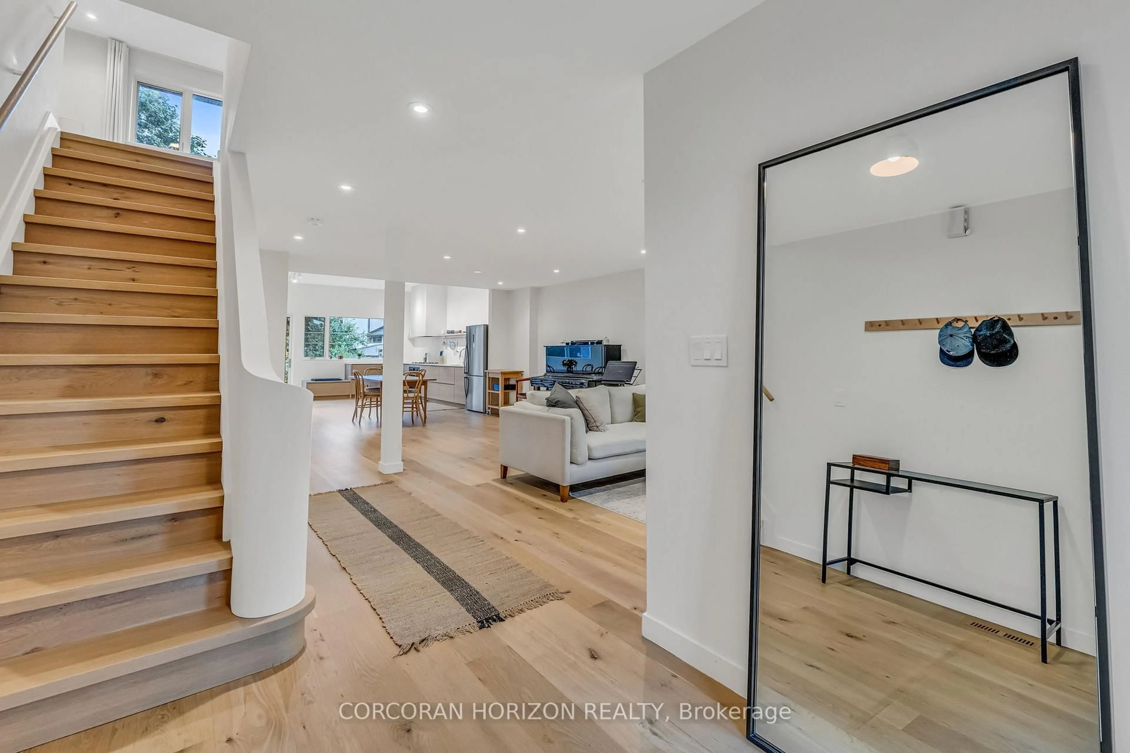 Indoor entryway for 12 Barvale Crt, Toronto Ontario M9C 4H2