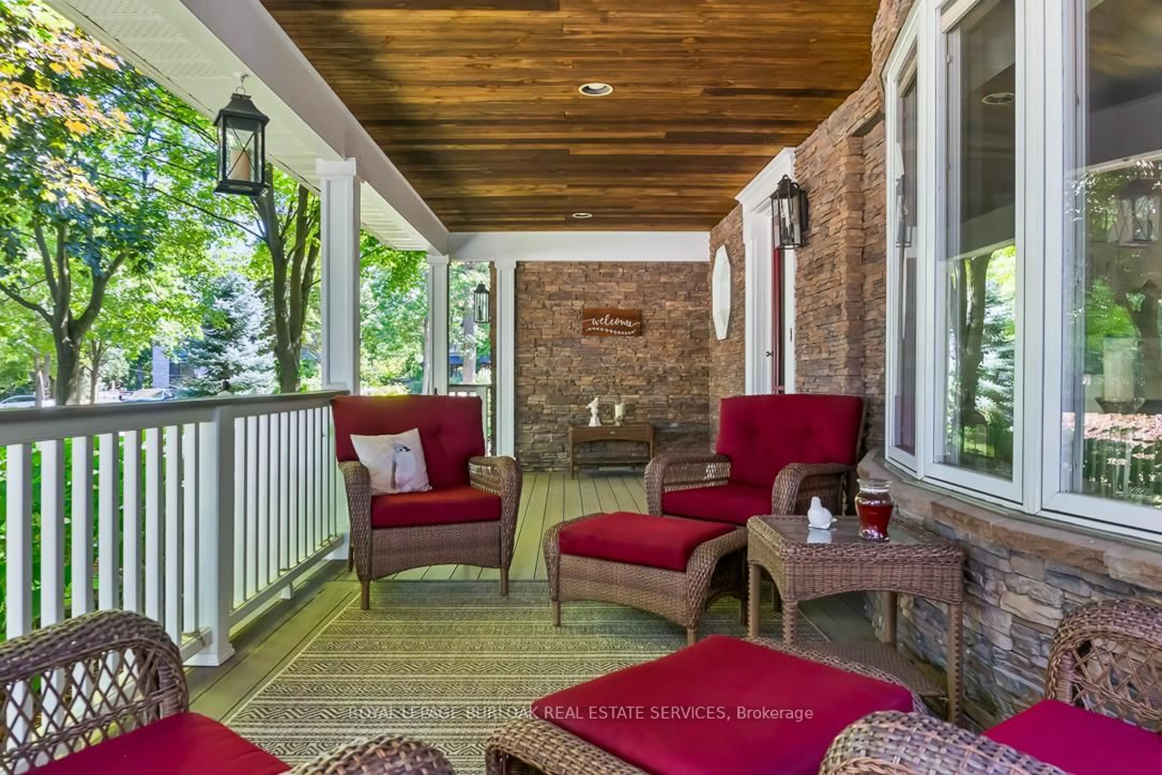 Patio, street for 1318 Hillview Cres, Oakville Ontario L6H 2C7