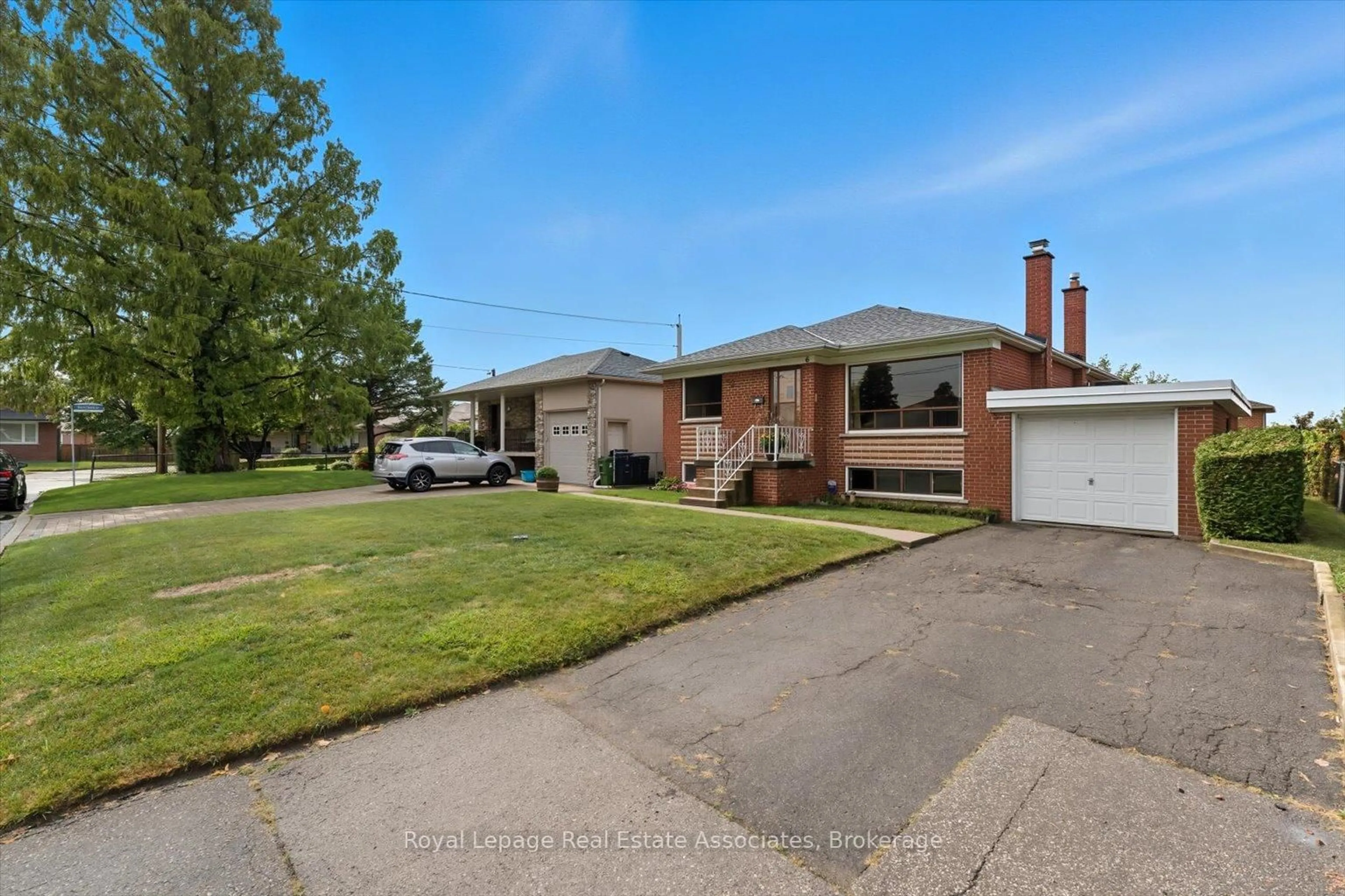 A pic from outside/outdoor area/front of a property/back of a property/a pic from drone, street for 6 Berryton Ave, Toronto Ontario M6L 2X8
