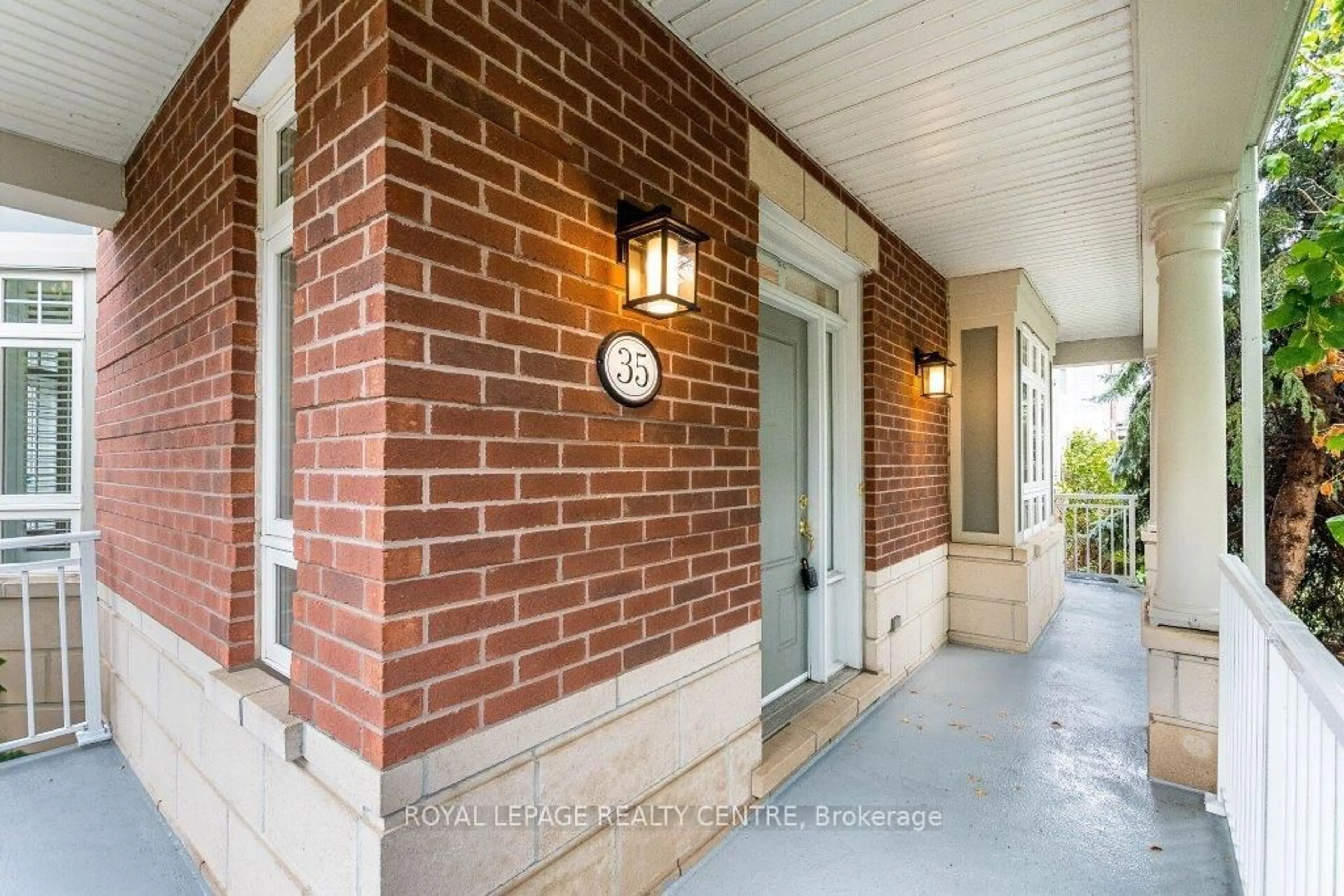 Unknown for 35 Compass Way, Mississauga Ontario L5G 4T8