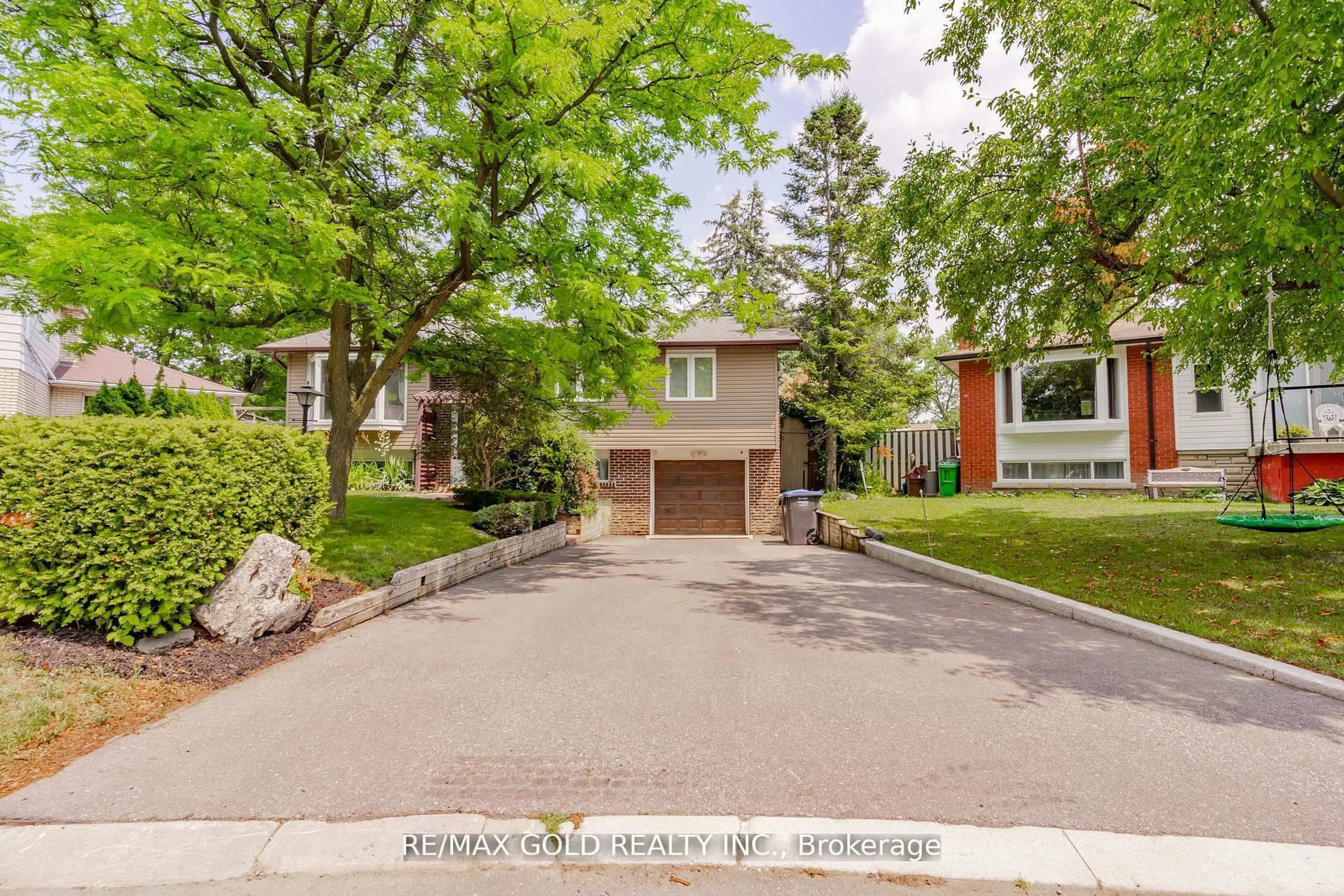 Unknown for 23 Edgebrook Cres, Brampton Ontario L6T 1Y6