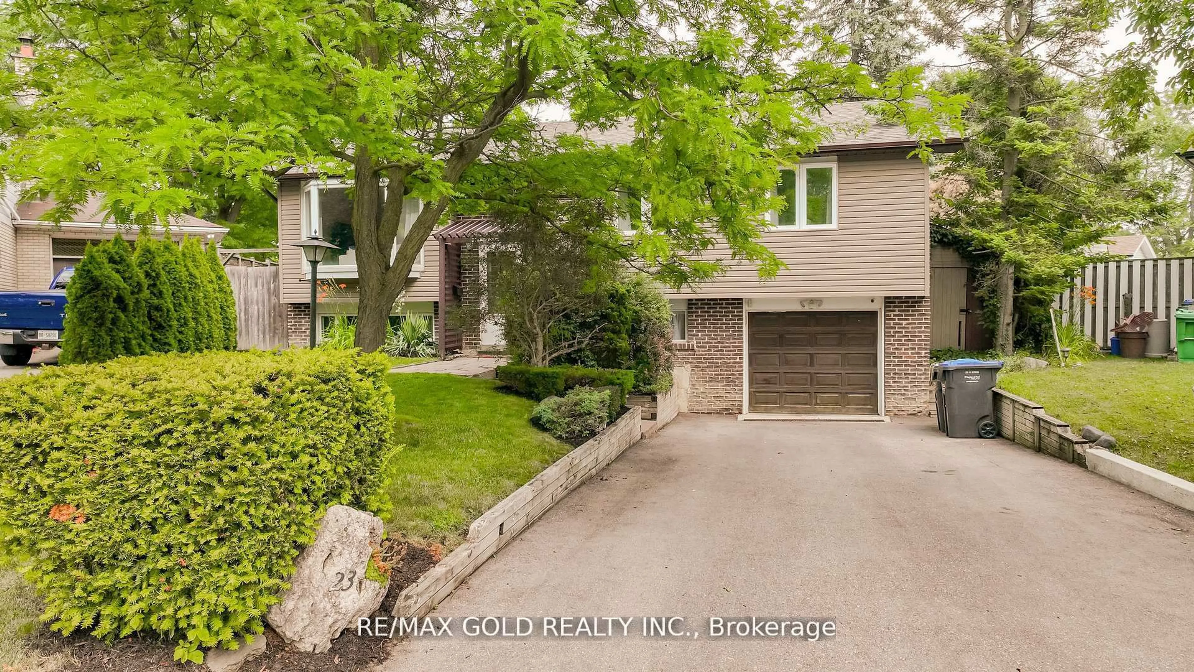 Unknown for 23 Edgebrook Cres, Brampton Ontario L6T 1Y6