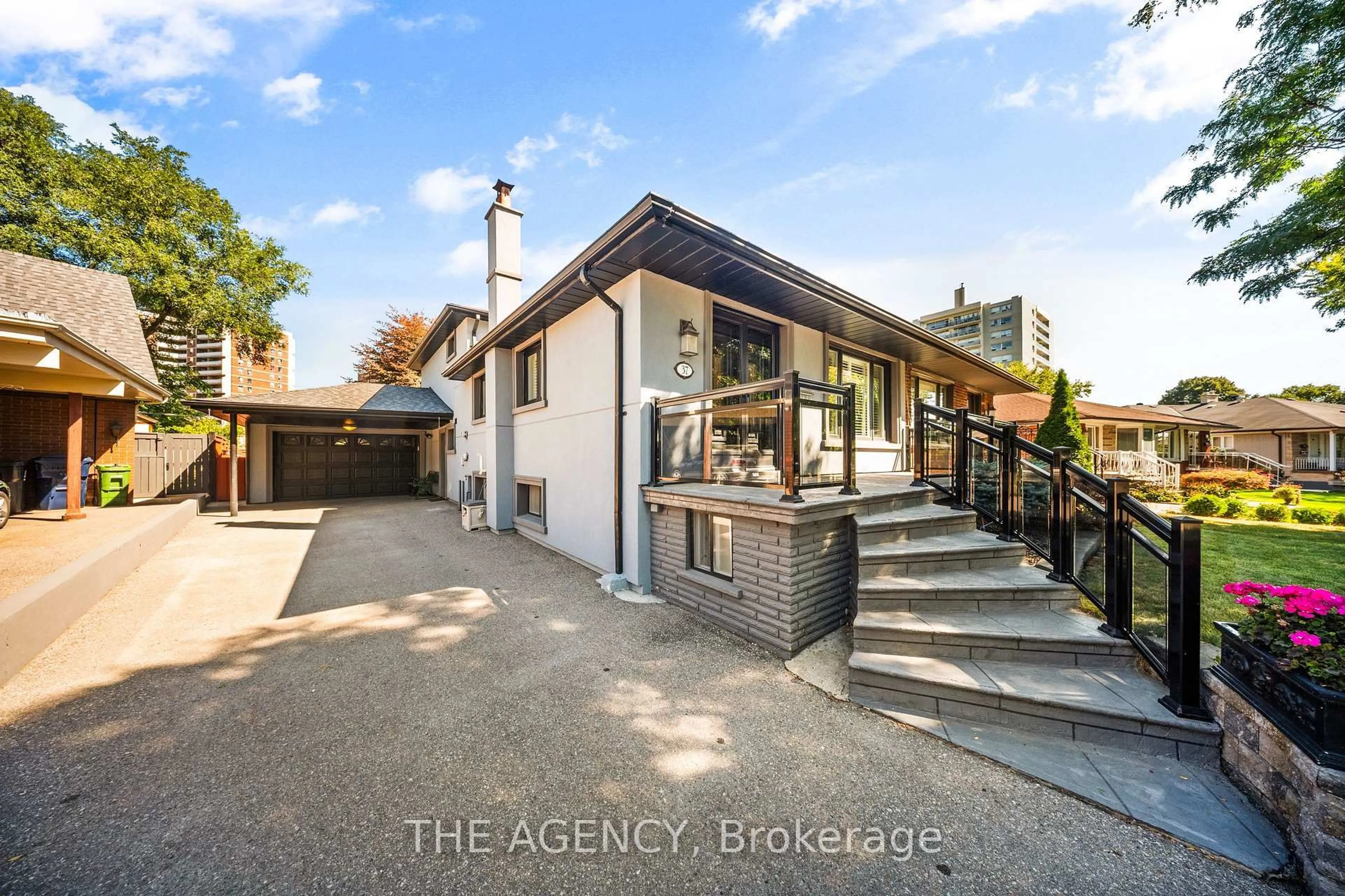A pic from outside/outdoor area/front of a property/back of a property/a pic from drone, building for 37 Lemonwood Dr, Toronto Ontario M9A 4L3
