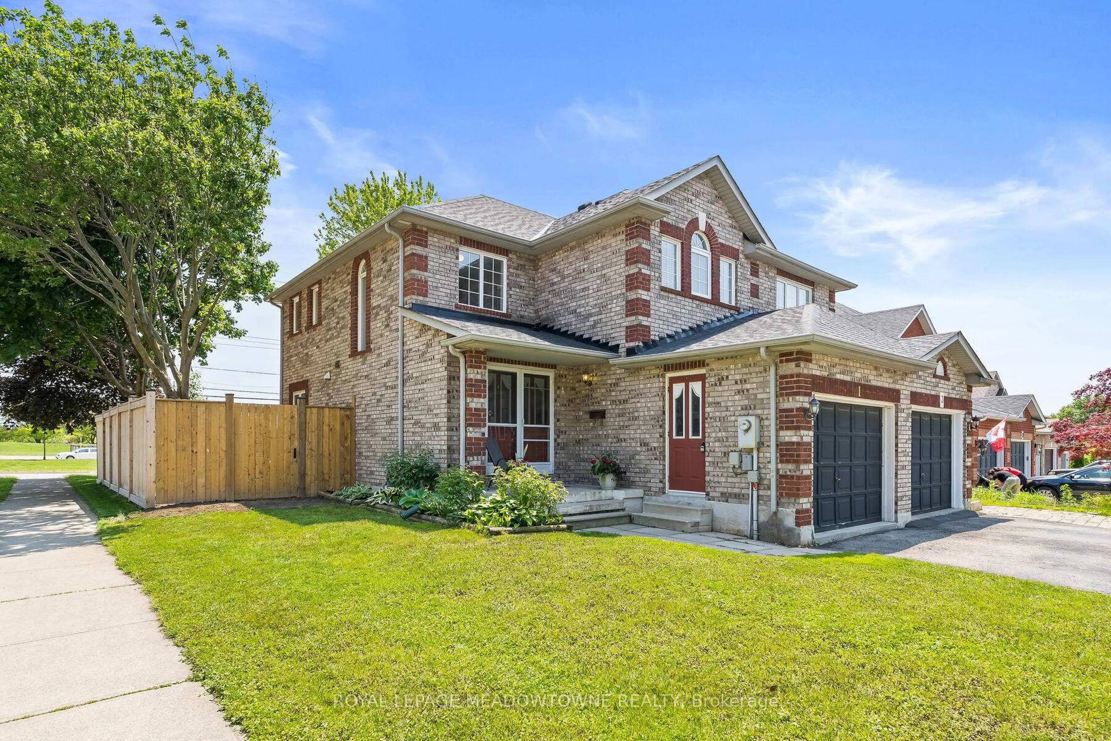 Home with brick exterior material, street for 1 Mcclure Crt, Halton Hills Ontario L7G 5X5