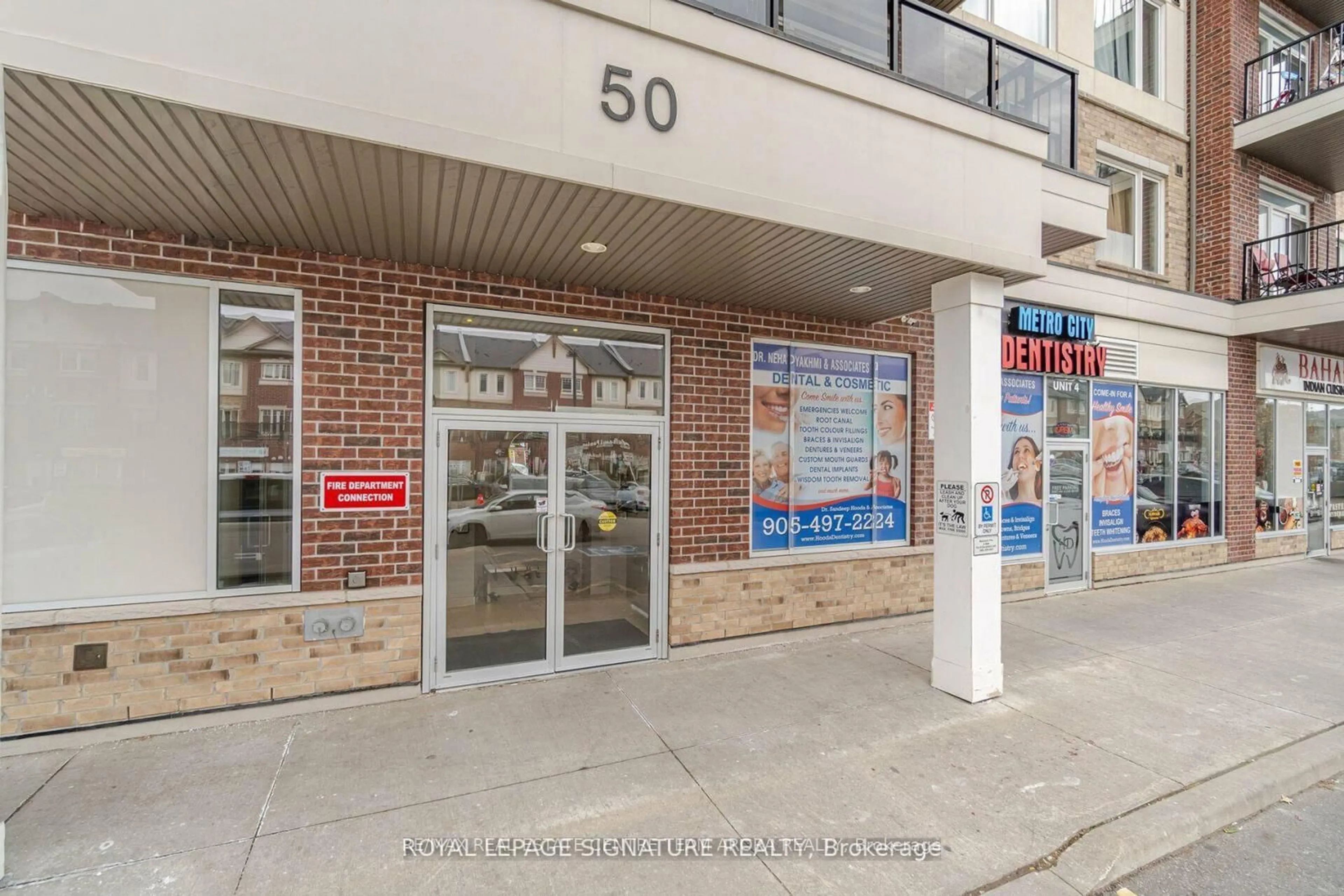 Indoor foyer for 50 Sky Harbour Dr #402, Brampton Ontario L6Y 6B8