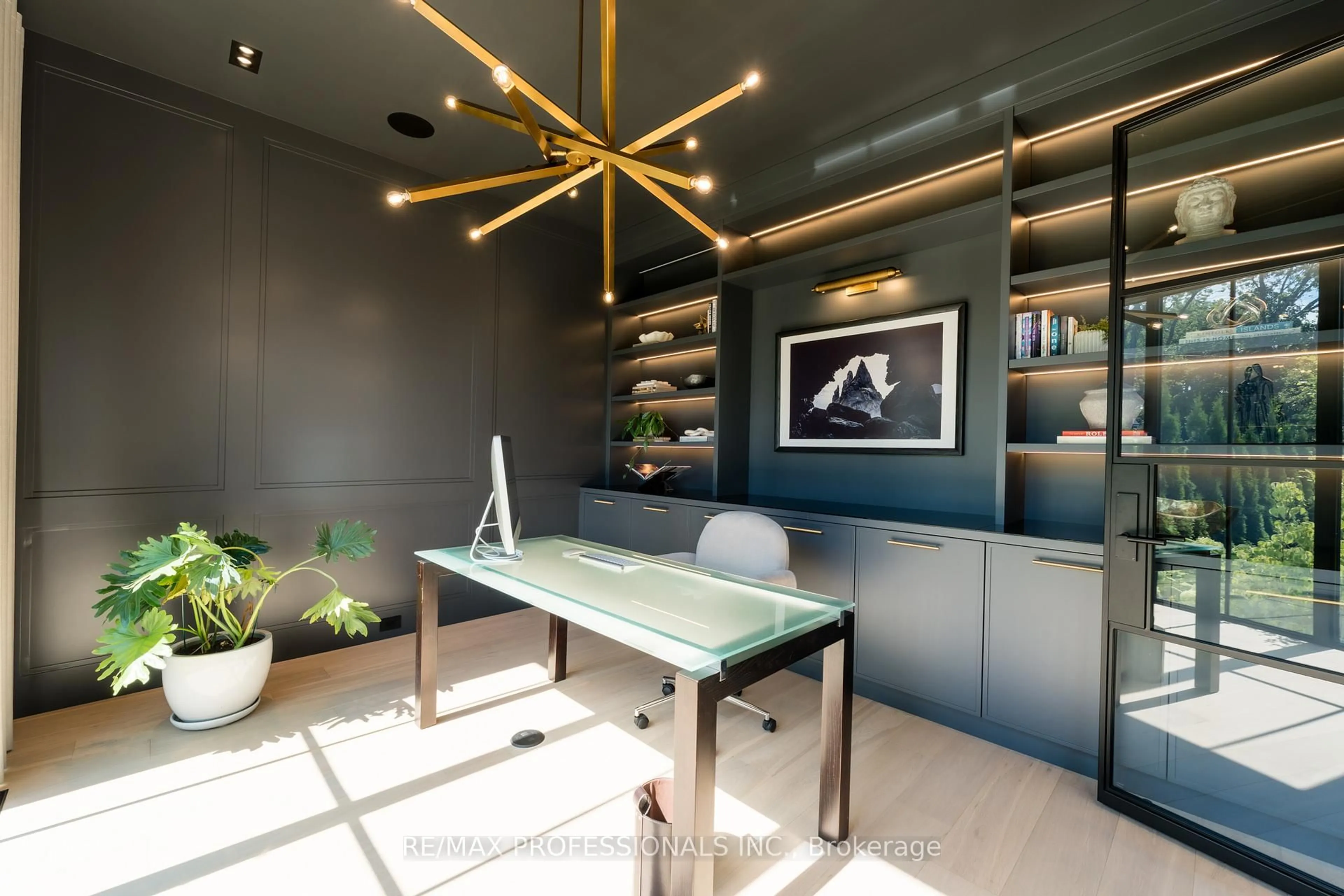 Unknown for 229 Tweedsdale Cres, Oakville Ontario L6L 4P8