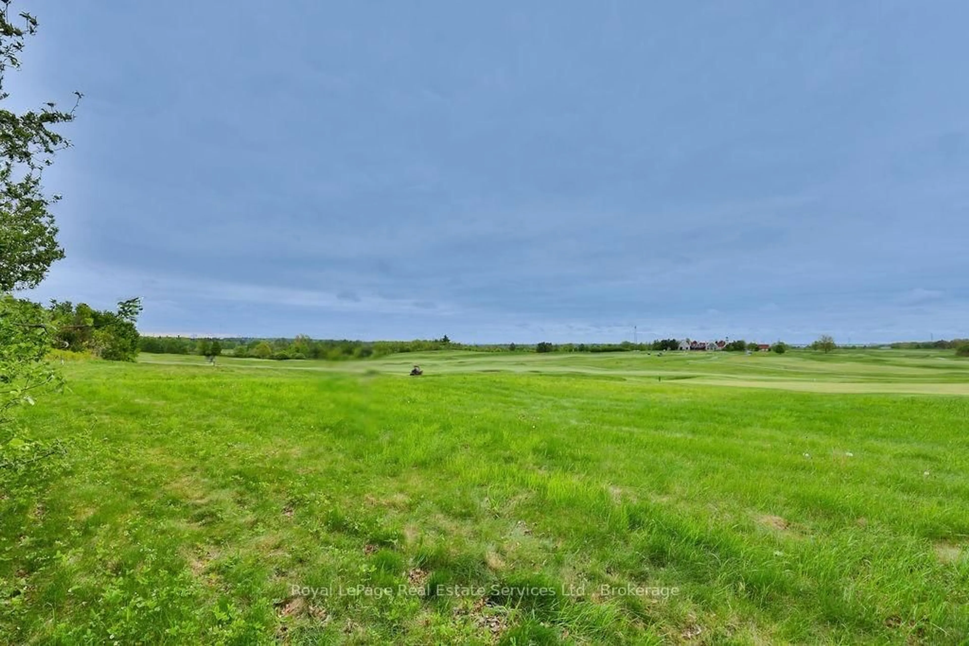 A pic from outside/outdoor area/front of a property/back of a property/a pic from drone, water/lake/river/ocean view for 8220 10 Side Rd, Halton Hills Ontario L9R 2X7