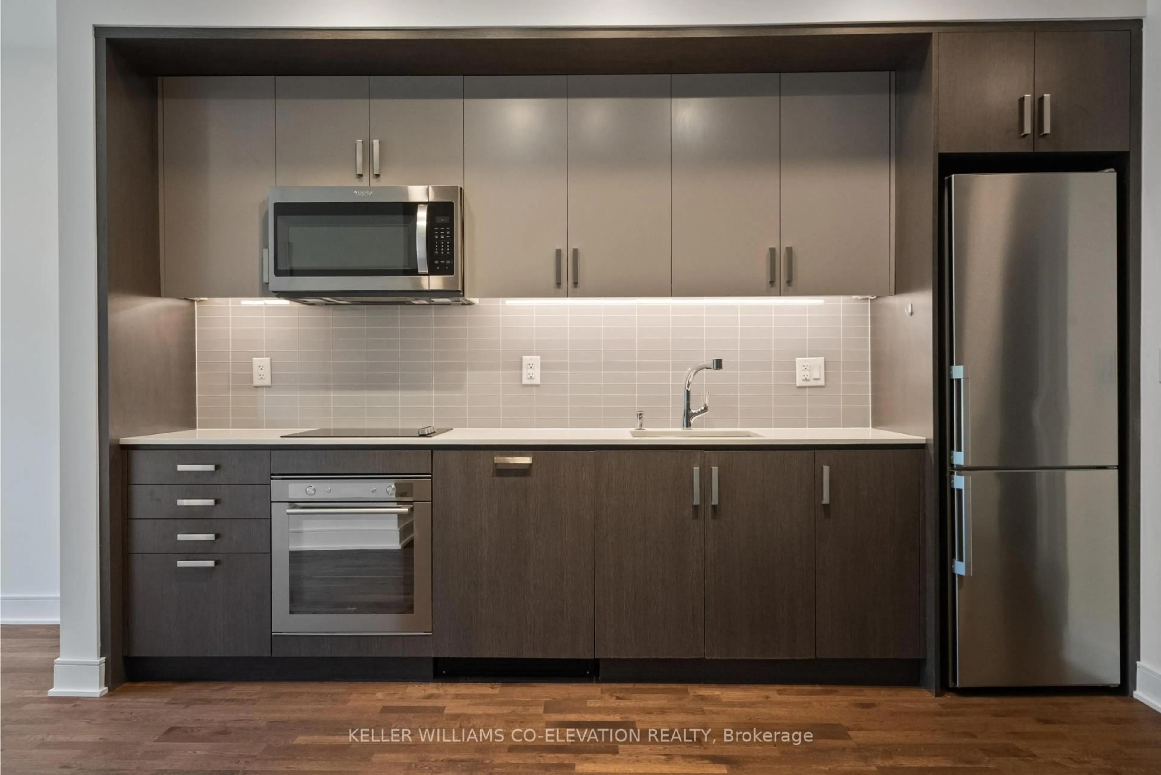 Standard kitchen, unknown for 1575 Lakeshore Rd #G28, Mississauga Ontario L5J 1J4