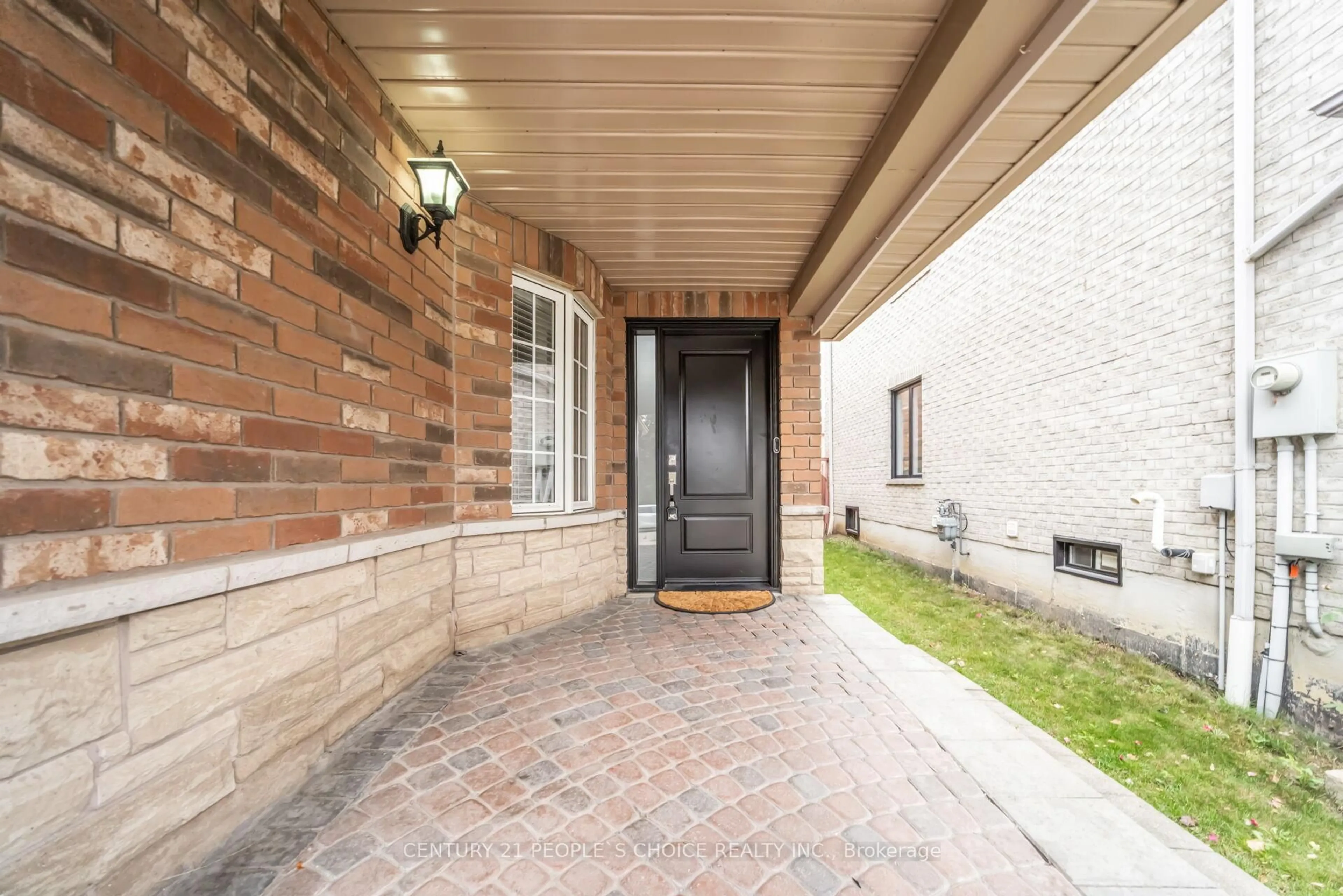 Home with brick exterior material, street for 7059 Magistrate Terr, Mississauga Ontario L5W 1E5