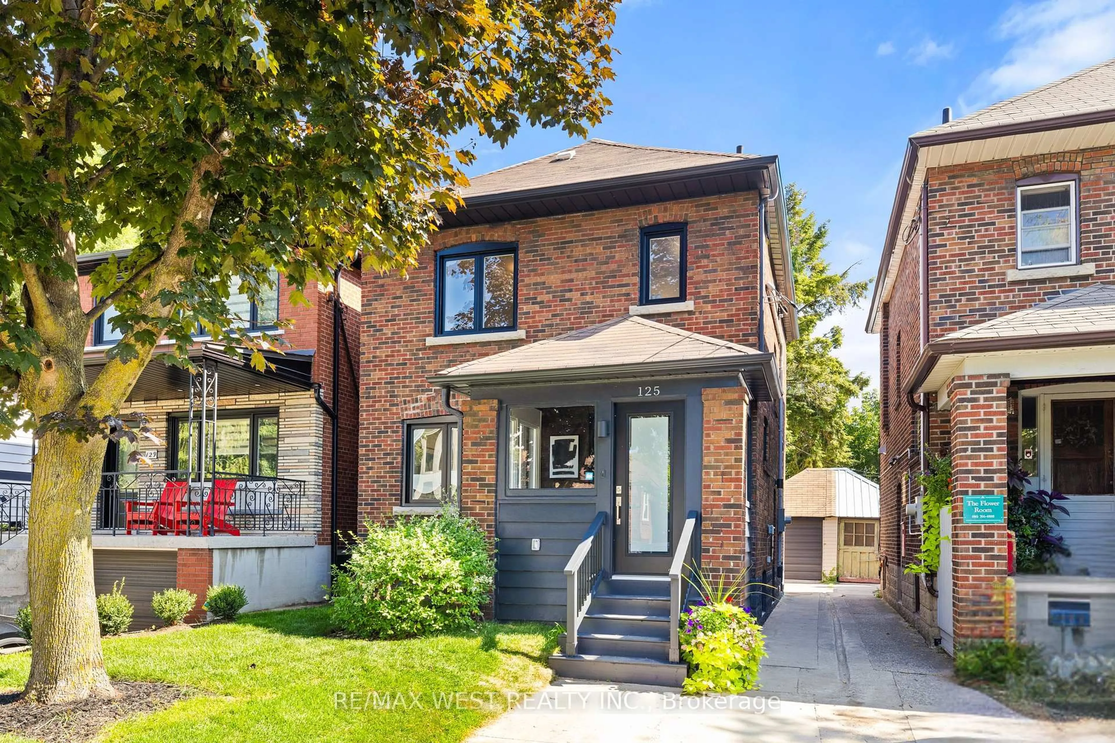 Home with brick exterior material, street for 125 Brookside Ave, Toronto Ontario M6S 4G8