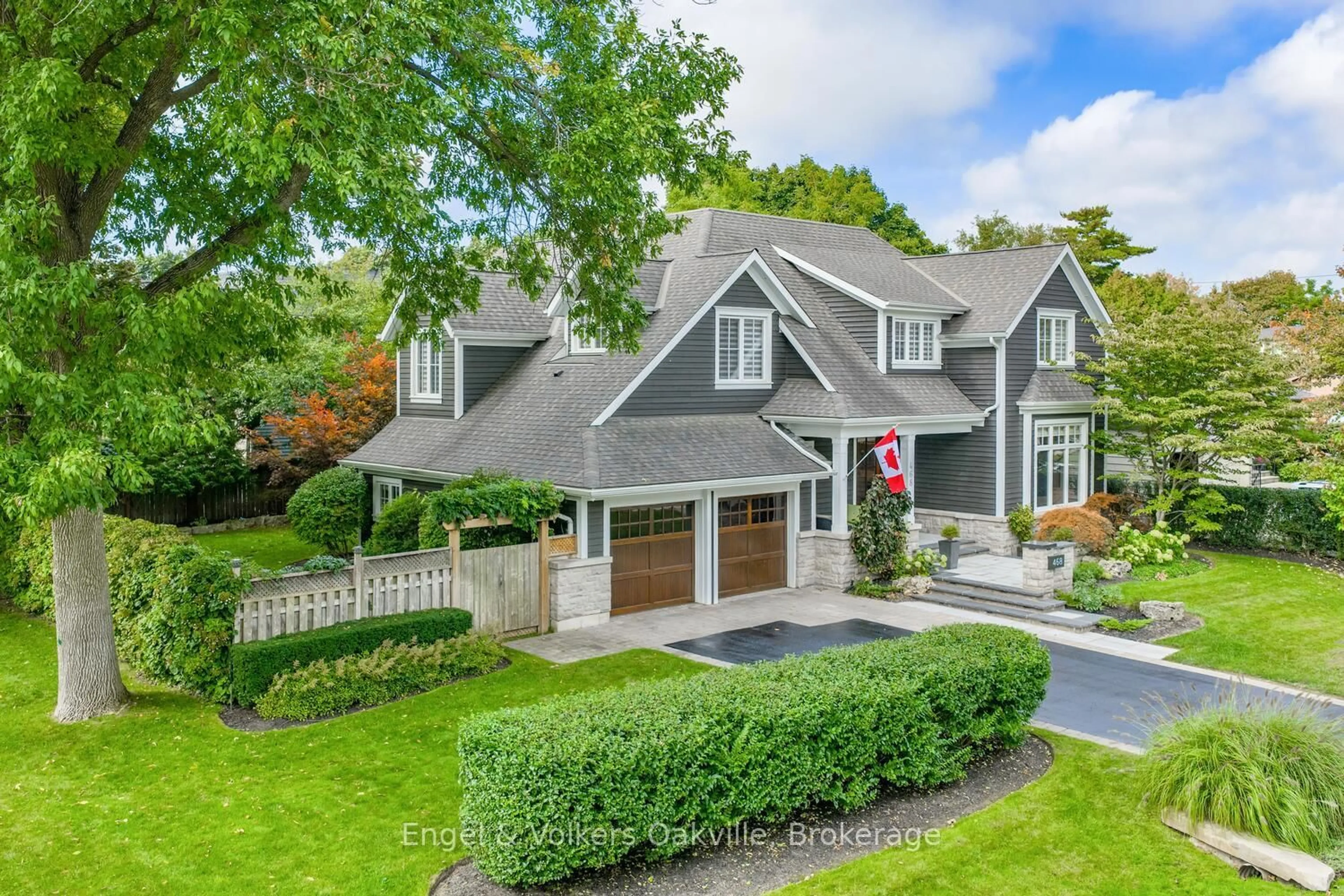 Home with brick exterior material, street for 468 Wedgewood Dr, Oakville Ontario L6J 4S7